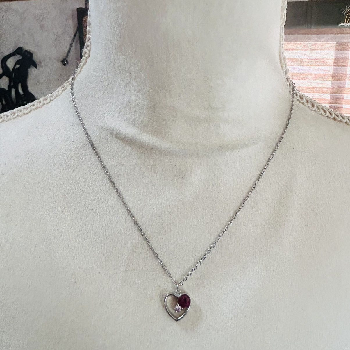Vintage Handcrafted faceted glass crystal heart pendant necklace Size ONE SIZE - 2 Thumbnail