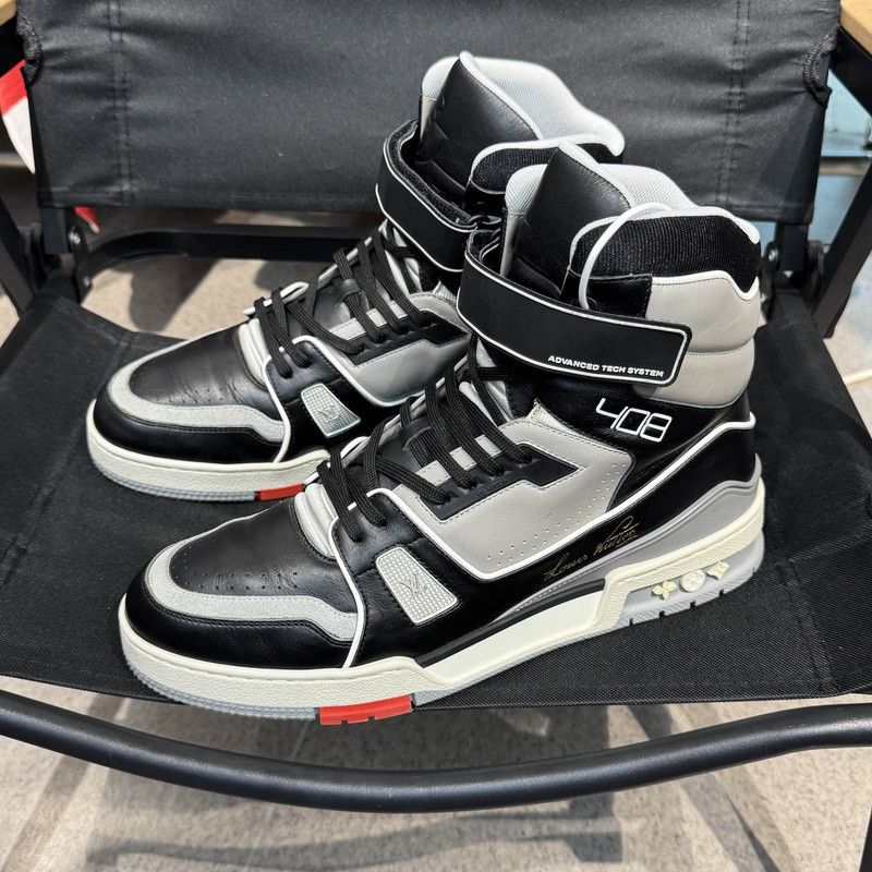 Louis Vuitton Louis Vuitton Stylish High-Top Trainers for Men 0089 Size US 8.5 / EU 41-42 - 1 Thumbnail