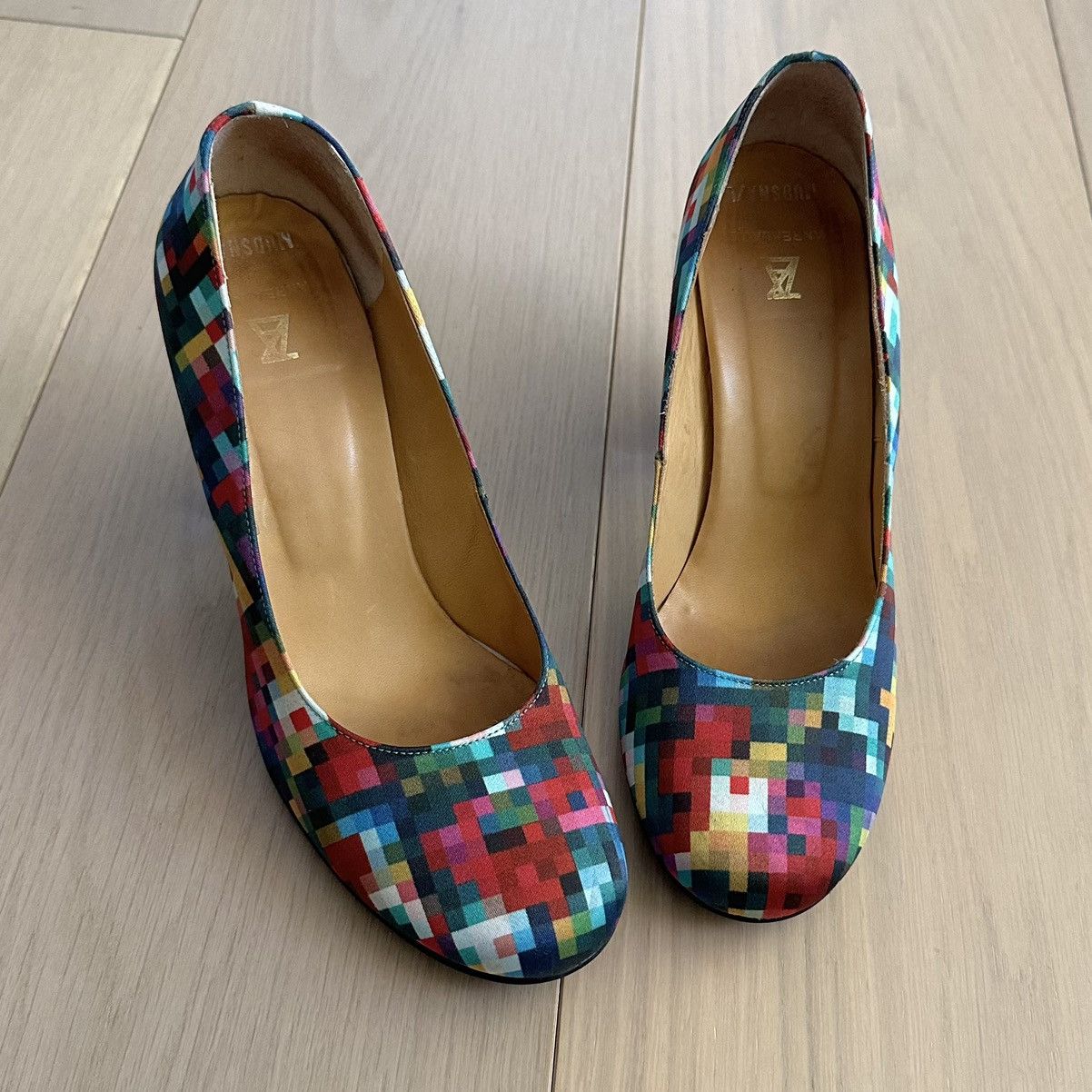 ANREALAGE AW2011 Pixelated Pumps Size US 6.5 / IT 36.5 - 2 Thumbnail