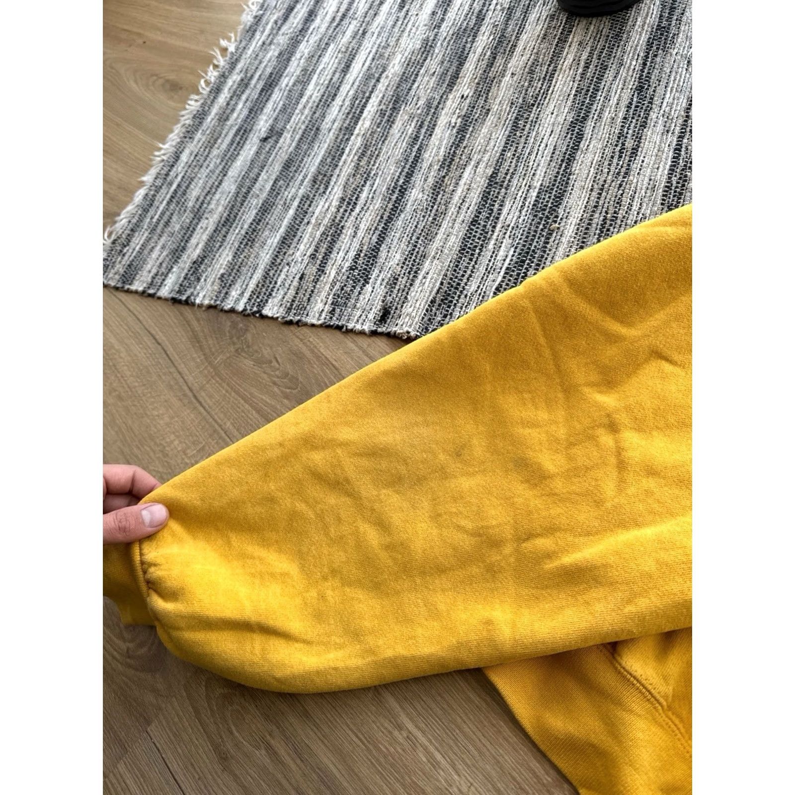 Russell Athletic VINTAGE Russell Athletic Sweatshirt Men M Yellow Logo 90s Retro USA Big Logo Pullover Size US M / EU 48-50 / 2 - 7 Thumbnail