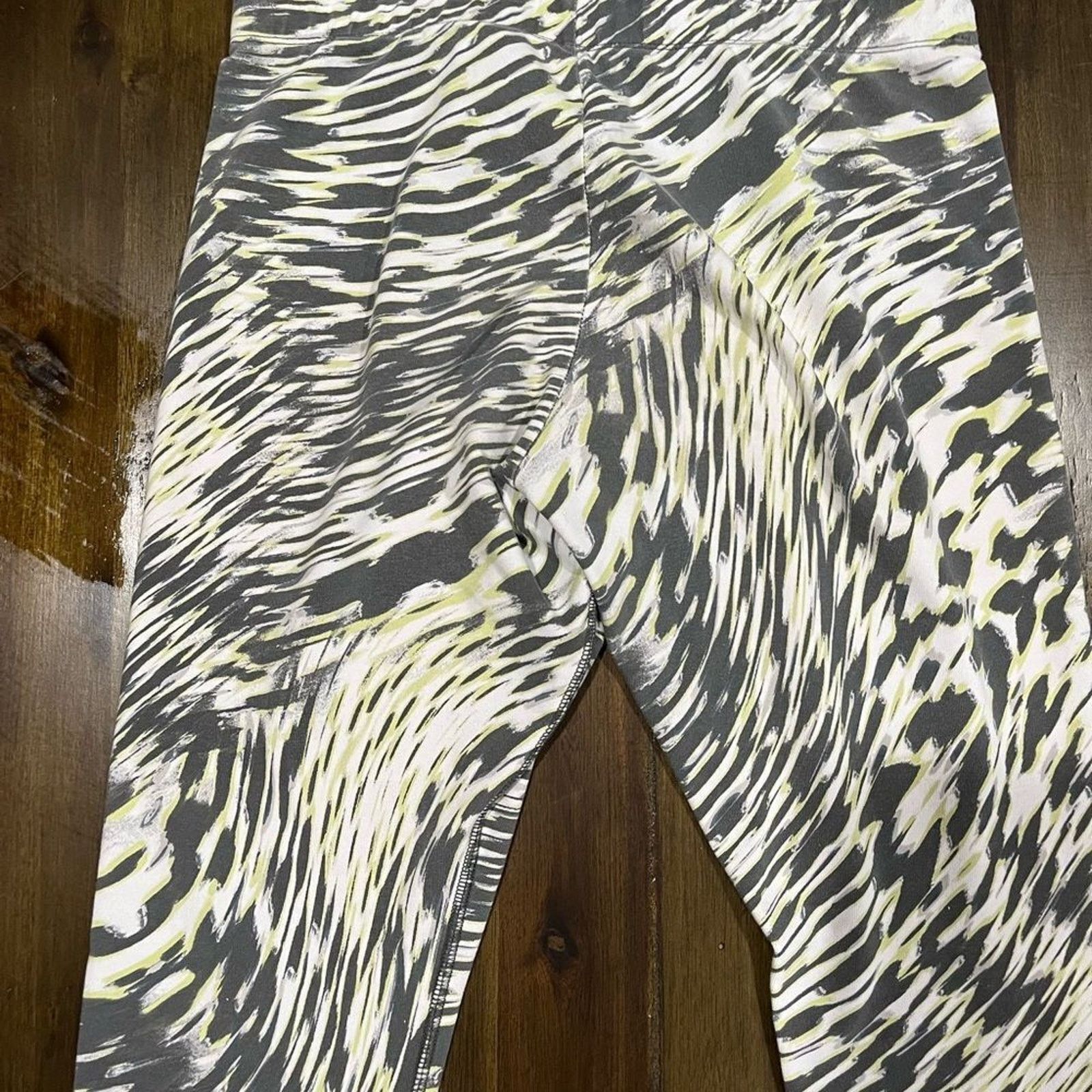 Nike Nike Womens Leg-A-See Windblur Leggings Abstract Size M Size 28" / US 6 / IT 42 - 8 Thumbnail