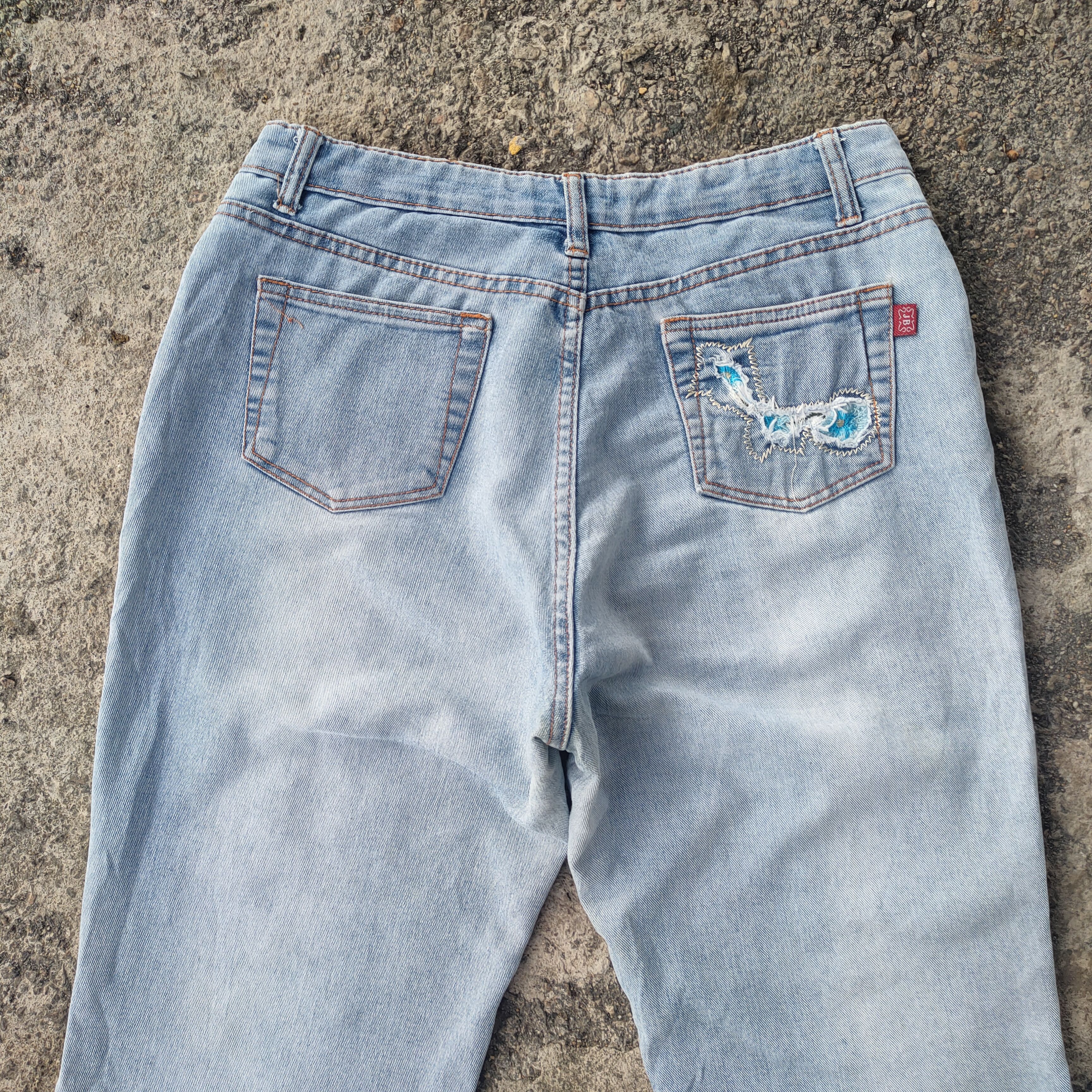 Japanese Brand FLARE VINTAGE JAPANESE EMBROIDERED FLOWER JEANS DENIM PANTS Size US 30 / EU 46 - 10 Thumbnail