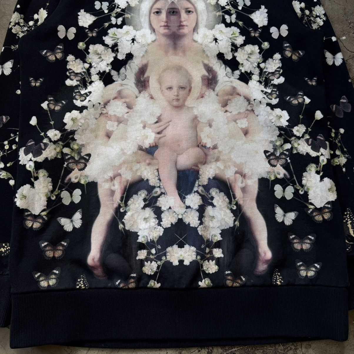 Givenchy Givenchy - 2015 Baby’s Breath Madonna & Child Crewneck Size US XS / EU 42 / 0 - 4 Thumbnail