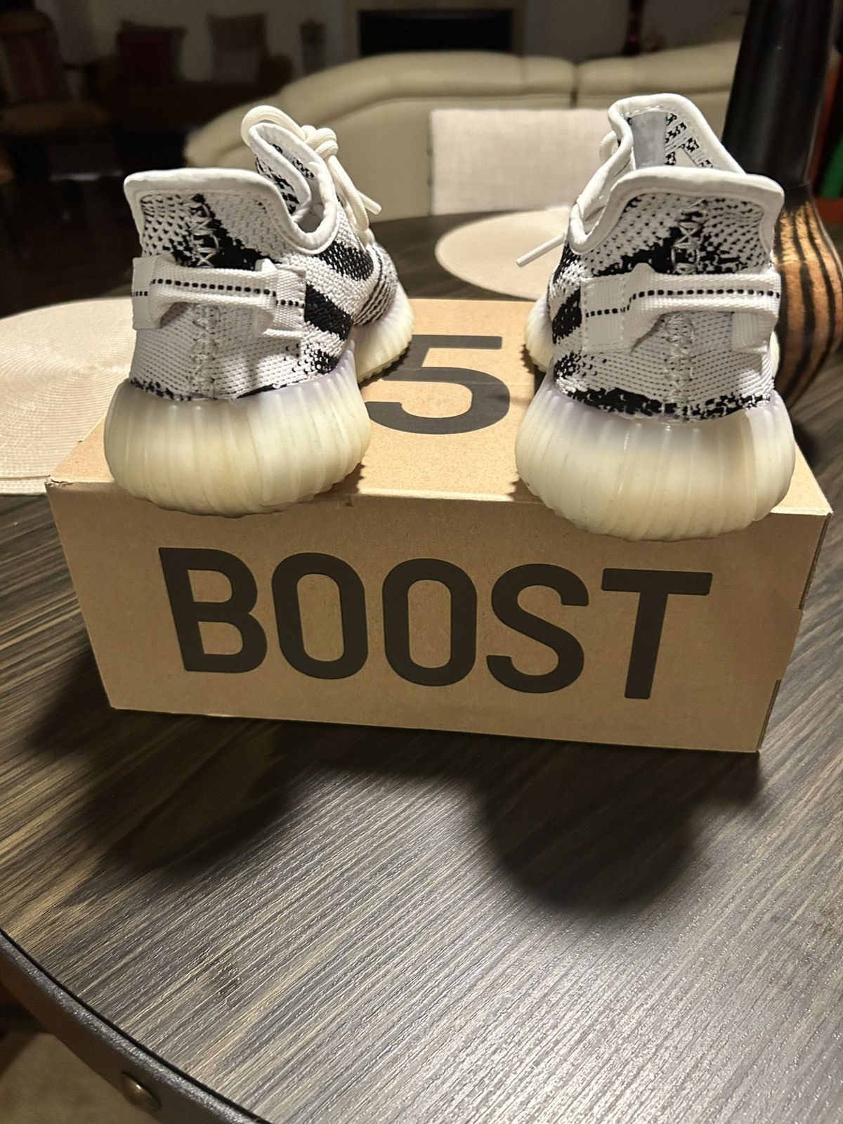 Yeezy Yeezy Boost 350 V2 Zebra 2017 Size US 6 / EU 39 - 4 Thumbnail
