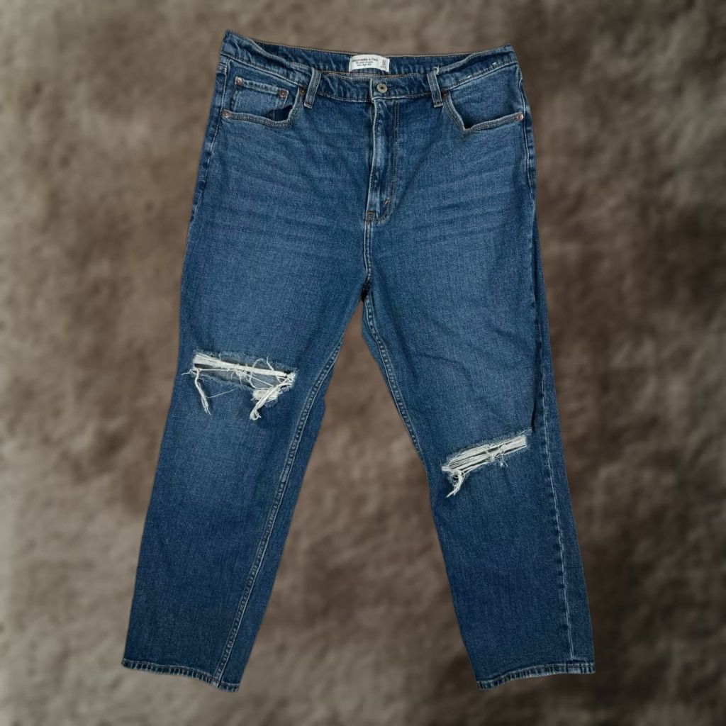 Abercrombie & Fitch Abercrombie & Fitch Denim Jeans Ankle Straight Ultra High Rise Women’s Size 16 Blue Regular 34in 25in Distressed Pockets Comfort Jeans Women's Denim Size 38" / US 16 / IT 52 - 1 Thumbnail