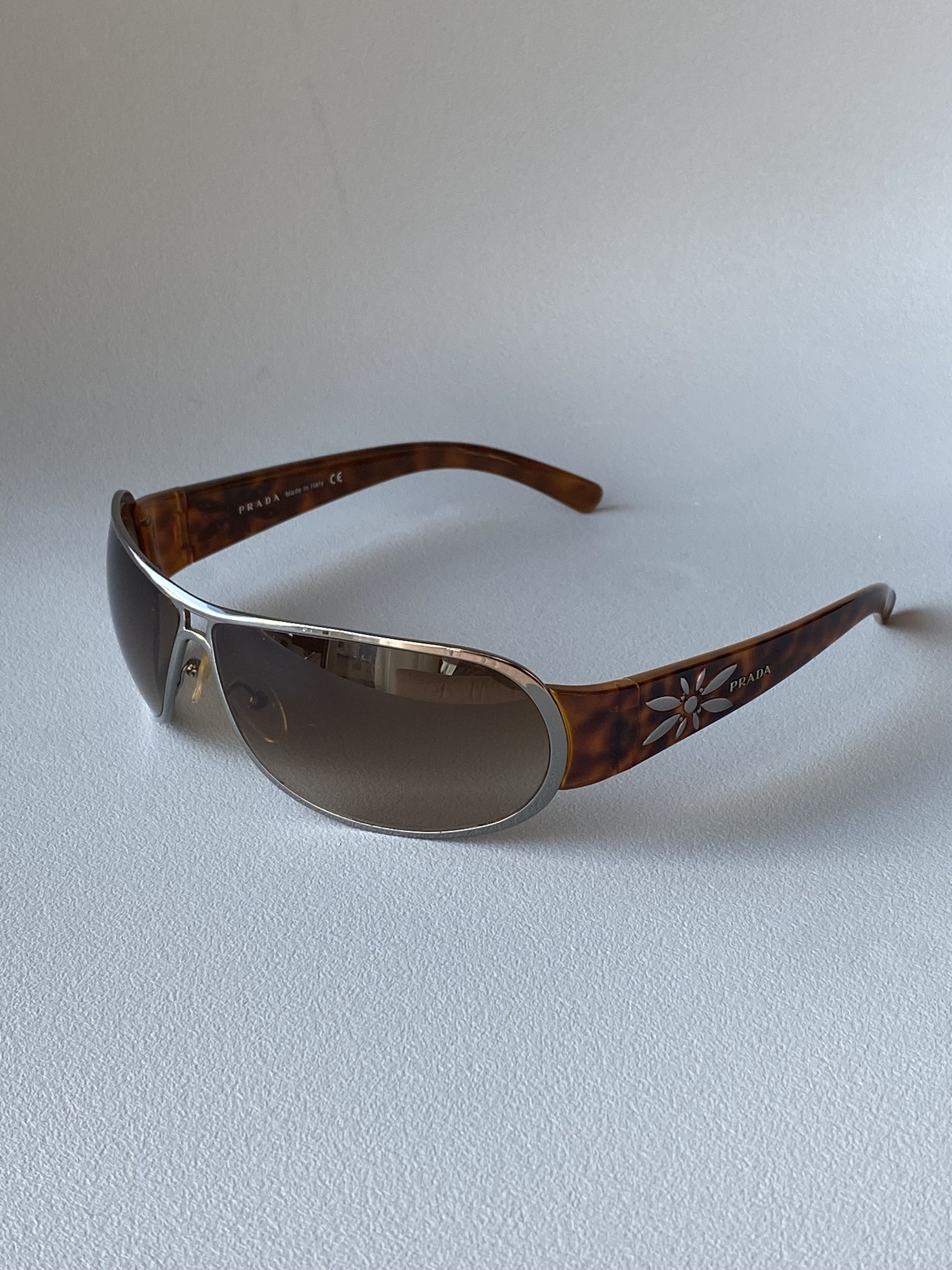 Designer × Prada × Streetwear Vintage Prada Flower Sunglasses
