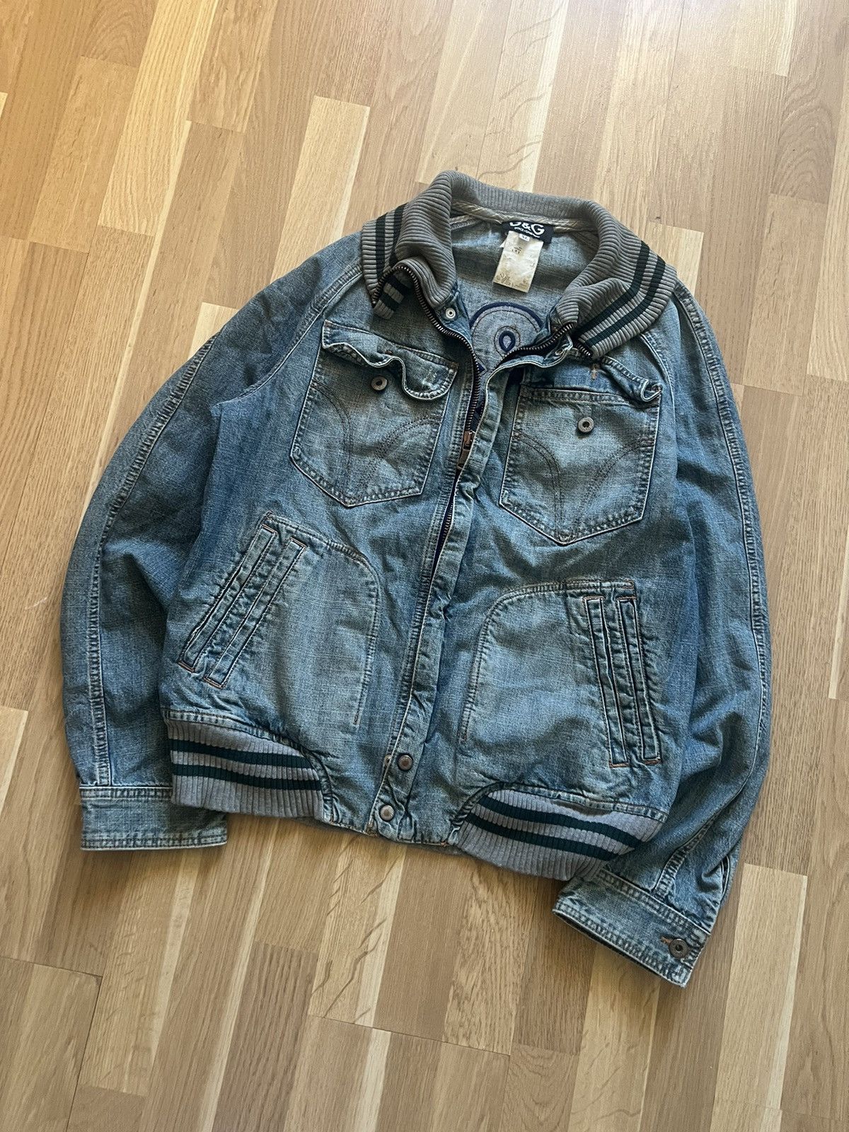 Dolce & Gabbana Dolce Gabbana vintage avant garde faded denim jacket big log Size US L / EU 52-54 / 3 - 7 Thumbnail