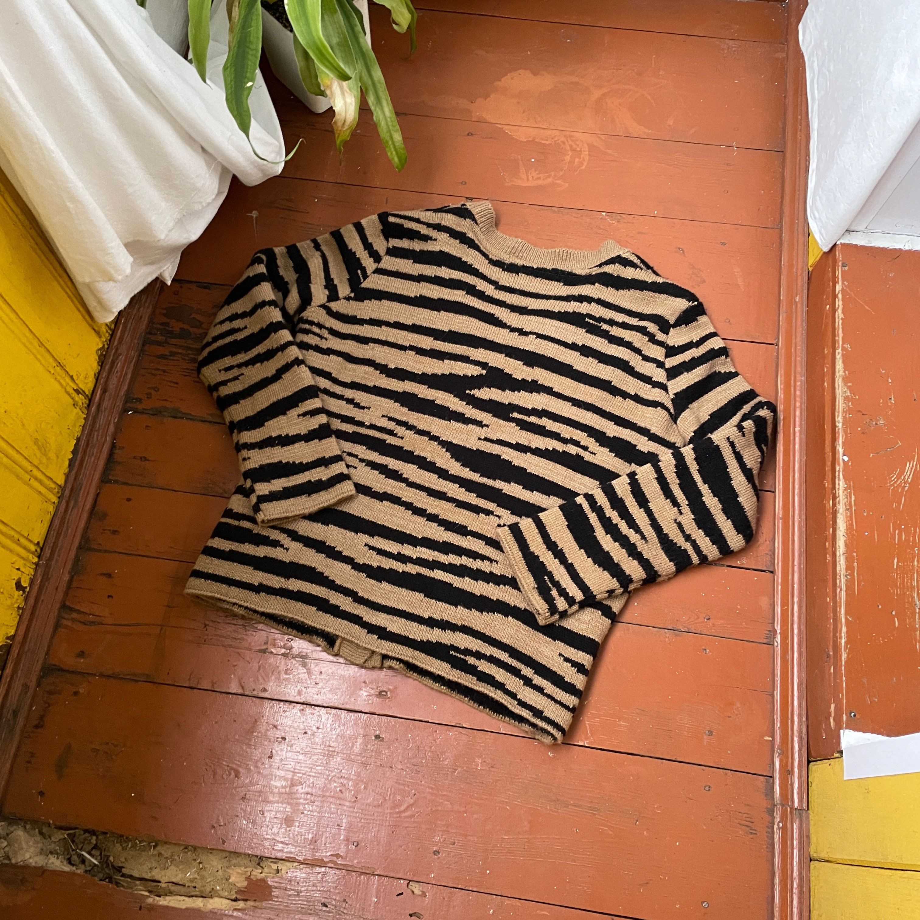 Other Tiger patern Cardiran sweater y2k knit Size US M / EU 48-50 / 2 - 6 Thumbnail