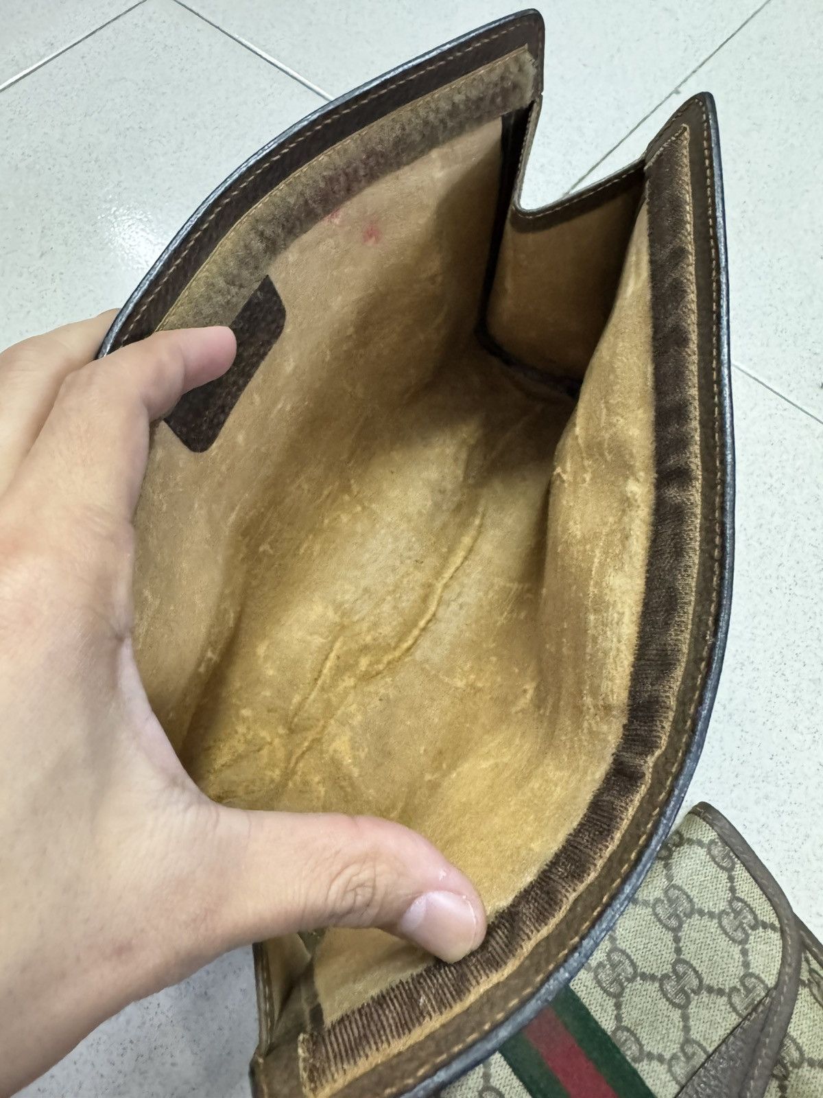 Vintage VINTAGE GUCCI FULL MONOGRAM CLUTCH ANG PURSE BAG Size ONE SIZE - 12 Thumbnail