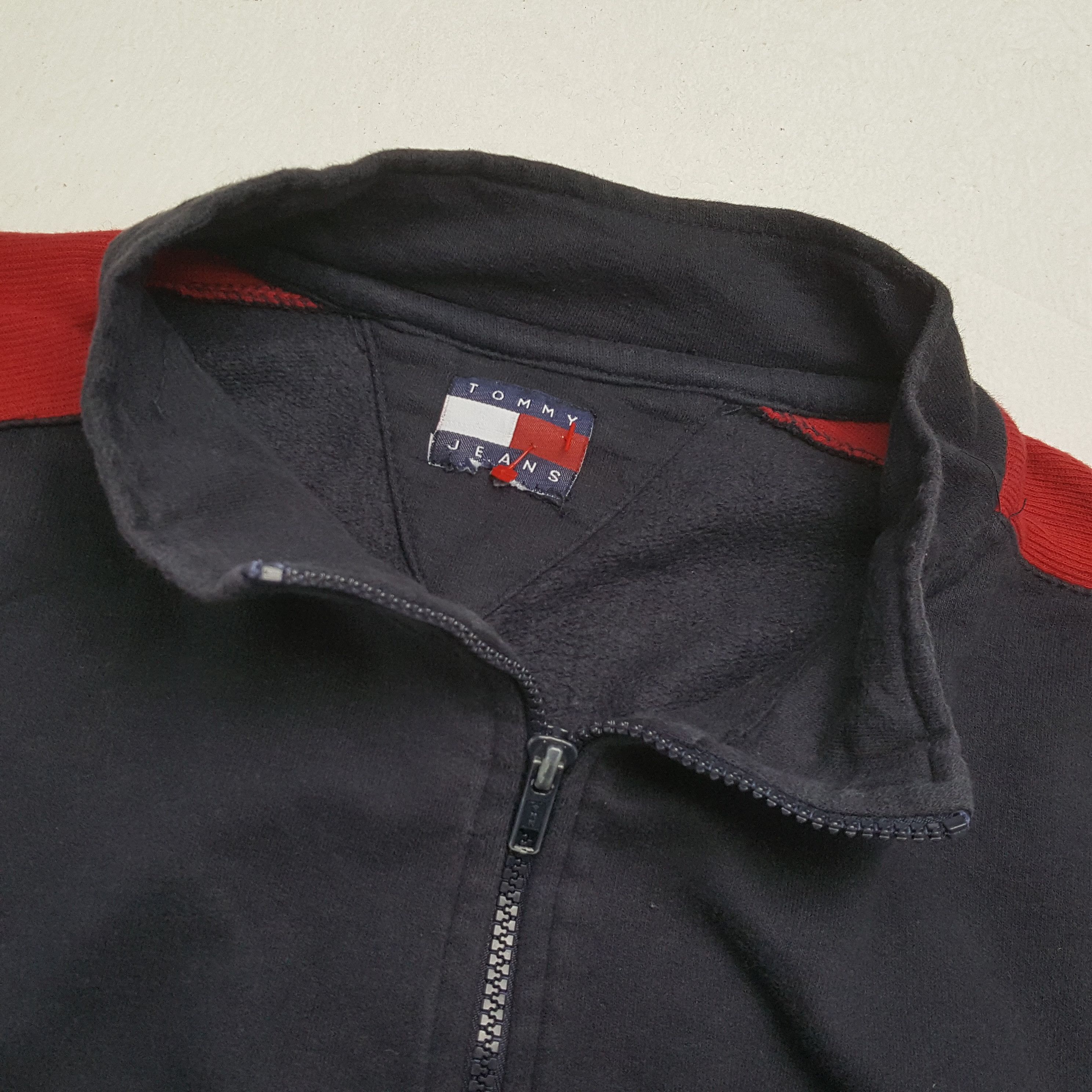 Tommy Hilfiger × Tommy Jeans × Vintage TOMMY HILFIGER Center Spellout Half Zipper Sweatshirt Size US XL / EU 56 / 4 - 10 Thumbnail