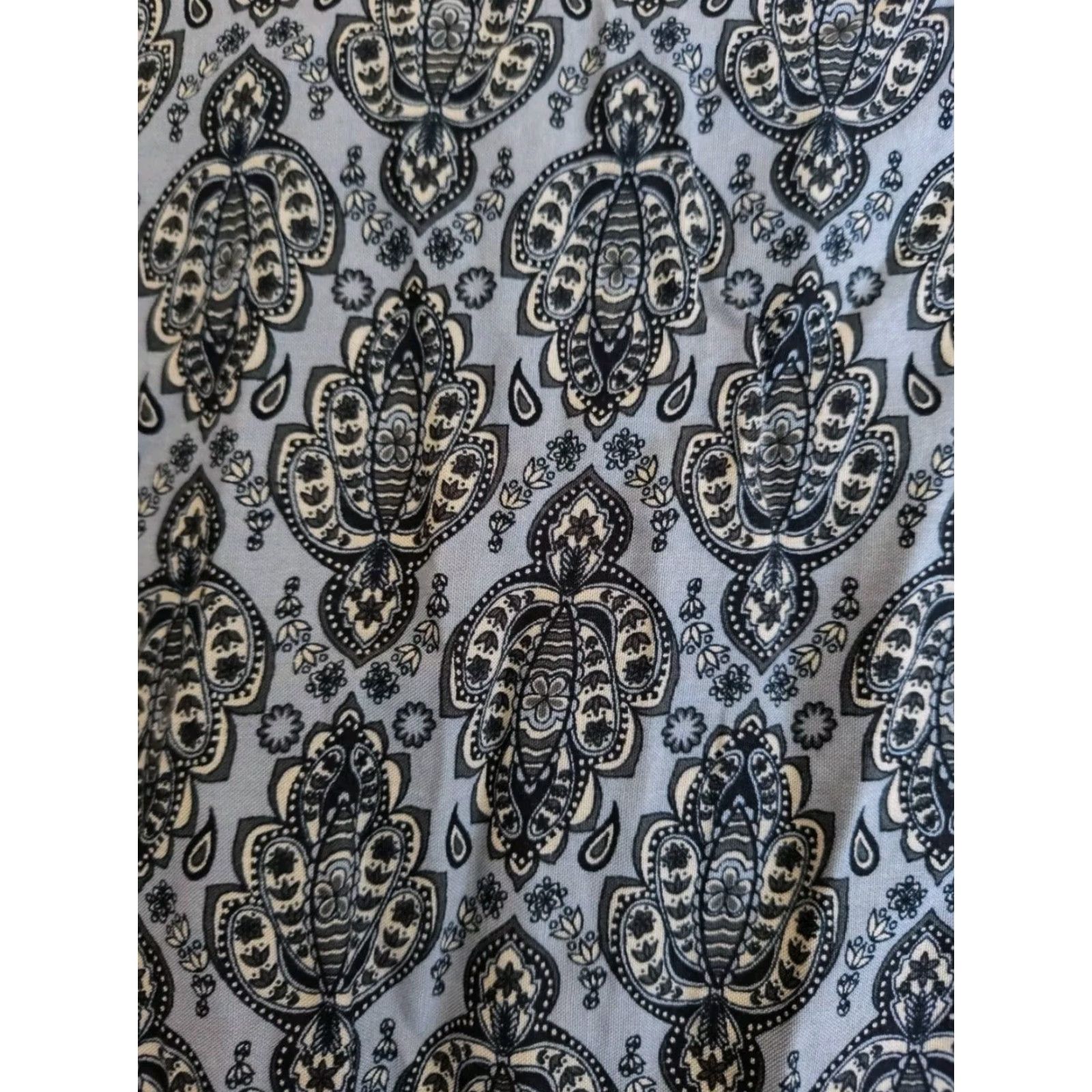 Vintage KS Island Mens Big 3XL Button-Up Hawaiian Camp Shirt Gray Paisley Short Sleeve Button-Up Shirt Mens Big & Tall Relaxed 100% Rayon Vintage: No Size US XXL / EU 58 / 5 - 4 Thumbnail