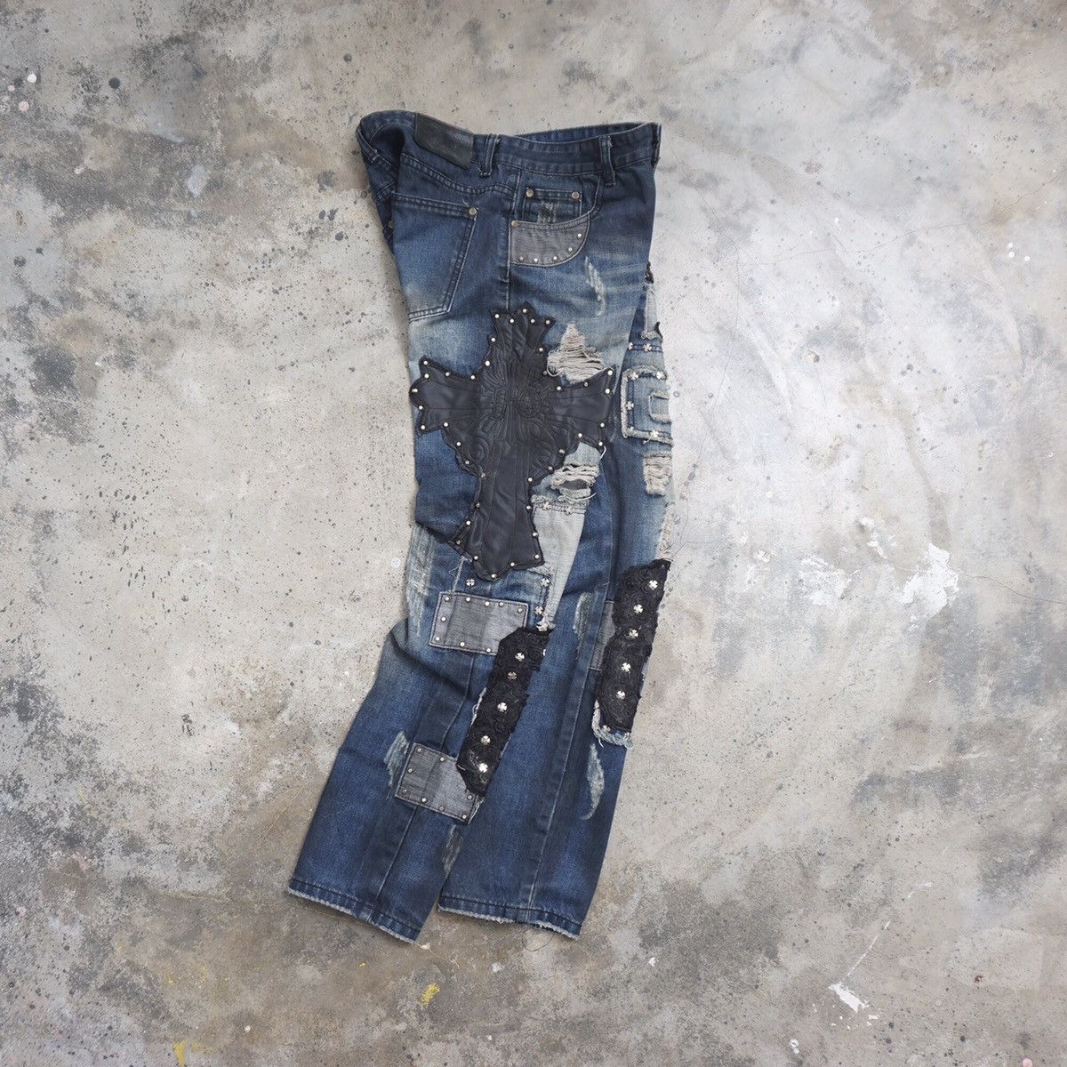 Hysteric Glamour Sosoo distressed Cross studded Jeans Size US 32 / EU 48 - 11 Thumbnail