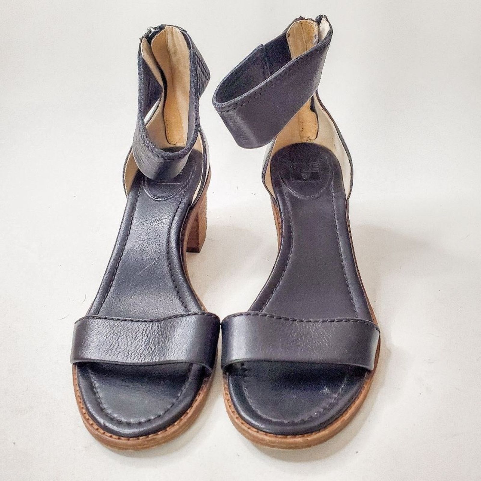 Frye Frye Black Leather Brielle Block Heeled Sandals Size 9M Size US 9 / IT 39 - 3 Thumbnail