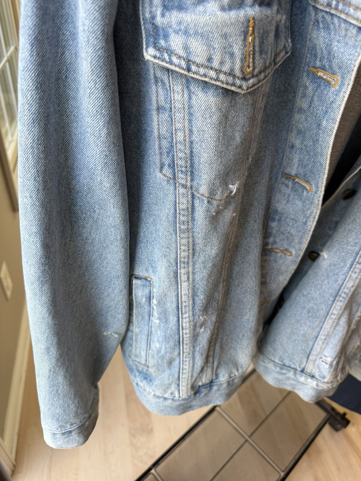 Vintage Light Wash Denim Jacket Distressed Size US M / EU 48-50 / 2 - 3 Thumbnail