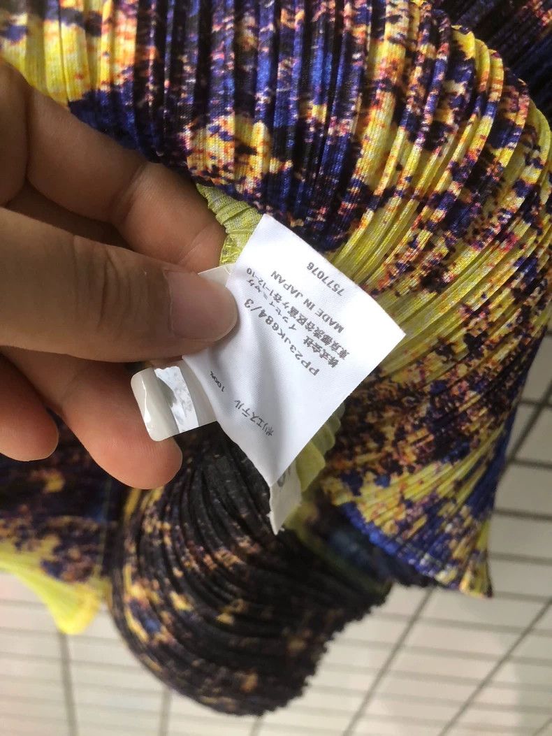 Issey Miyake Issey Miyake size:3 Yellow and black pleated short-sleeved Size XS / US 0-2 / IT 36-38 - 3 Thumbnail