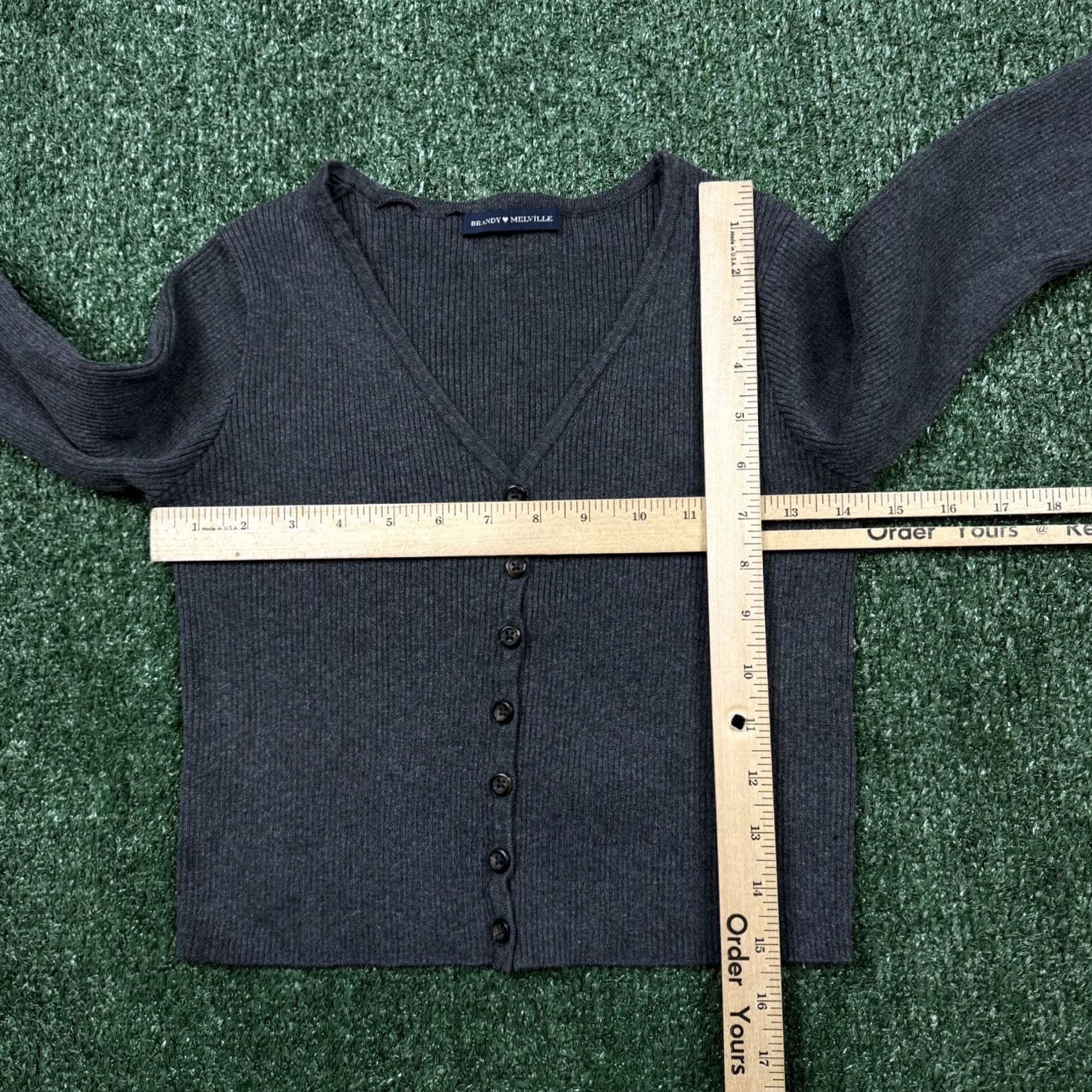 Brandy Melville Brandy Melville Women's Gray Cropped Long Sleeve Casual Shirt Size M Size M / US 6-8 / IT 42-44 - 4 Thumbnail