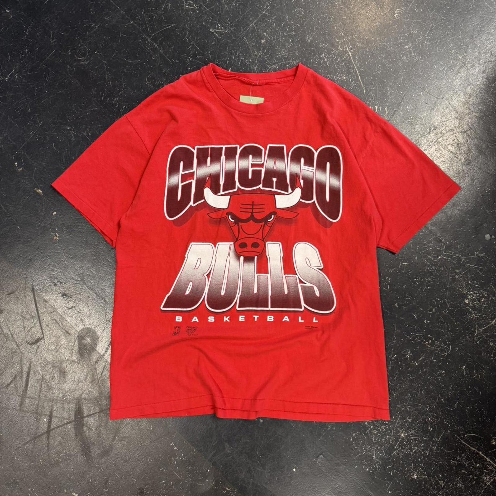 NBA Vintage 90s Chicago Red Bulls NBA Tee Size US XL / EU 56 / 4 - 1 Thumbnail