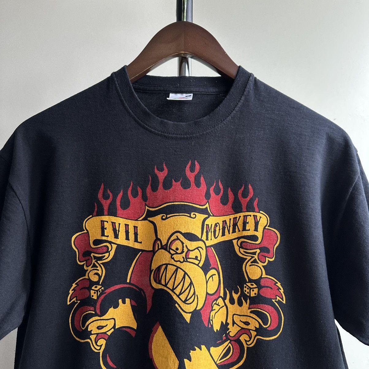 Vintage VINTAGE Y2K FAMILY GUY EVIL MONKEY IN MY CLOSET PROMO TEE Size US M / EU 48-50 / 2 - 2 Thumbnail