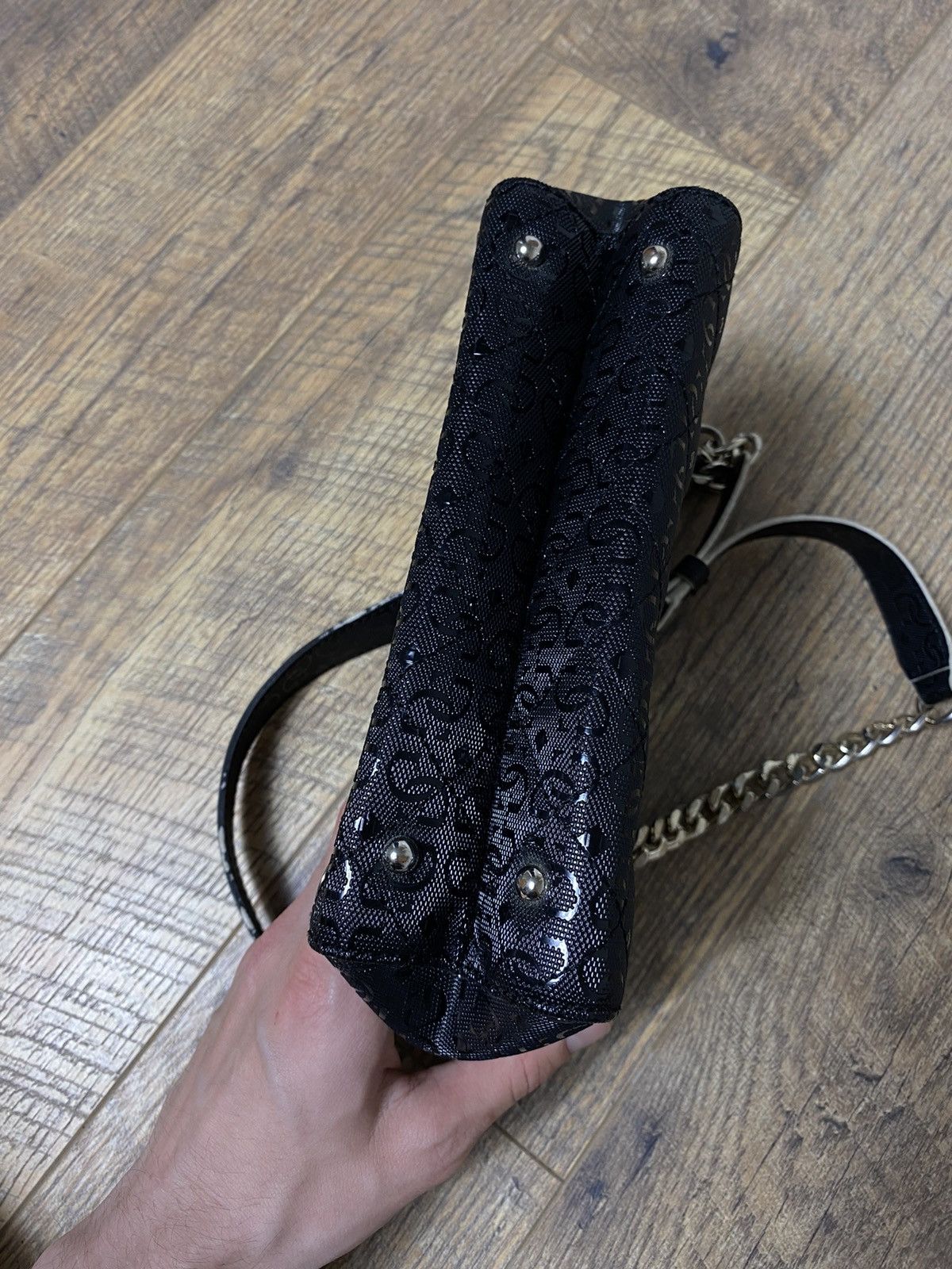 Designer × Guess × Vintage Guess Black Crossbody Bag with Grommets Stylish & Authentic Size ONE SIZE - 6 Thumbnail