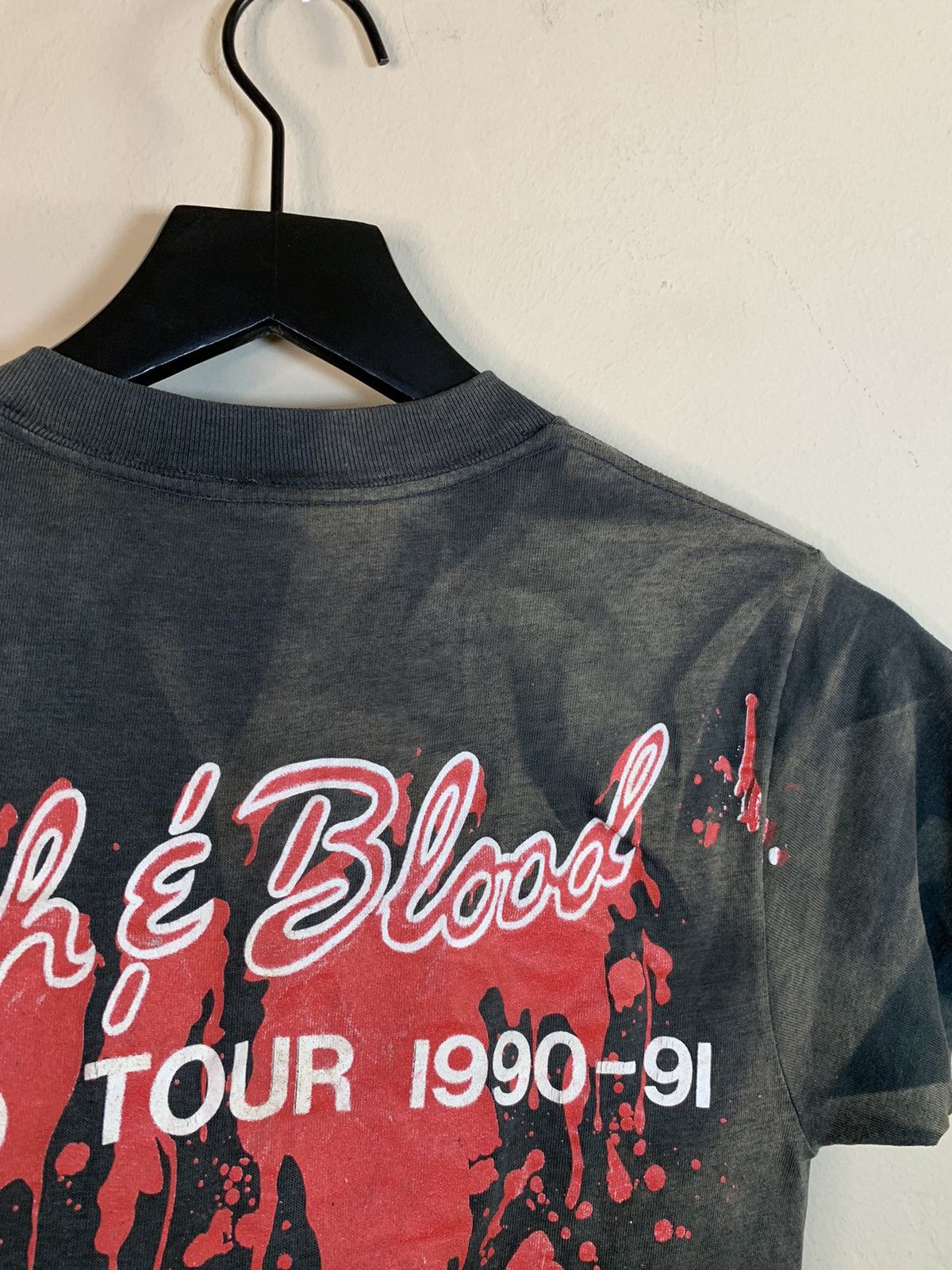 Band Tees × Vintage *RARE* Vintage 1990 Poison Flesh & Blood World Tour T-Shirt Size US S / EU 44-46 / 1 - 7 Thumbnail