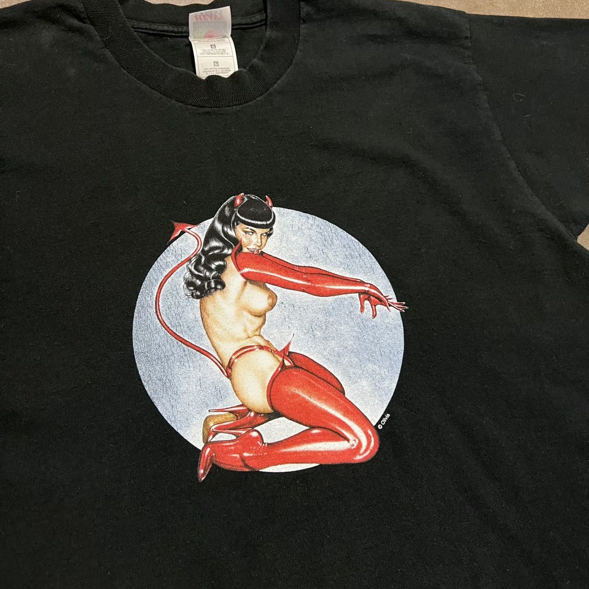 Fashion Victim × Vintage Vintage 90s Betty Page Devil Graphic Tee Pin Up Olivia Art Size US L / EU 52-54 / 3 - 2 Thumbnail