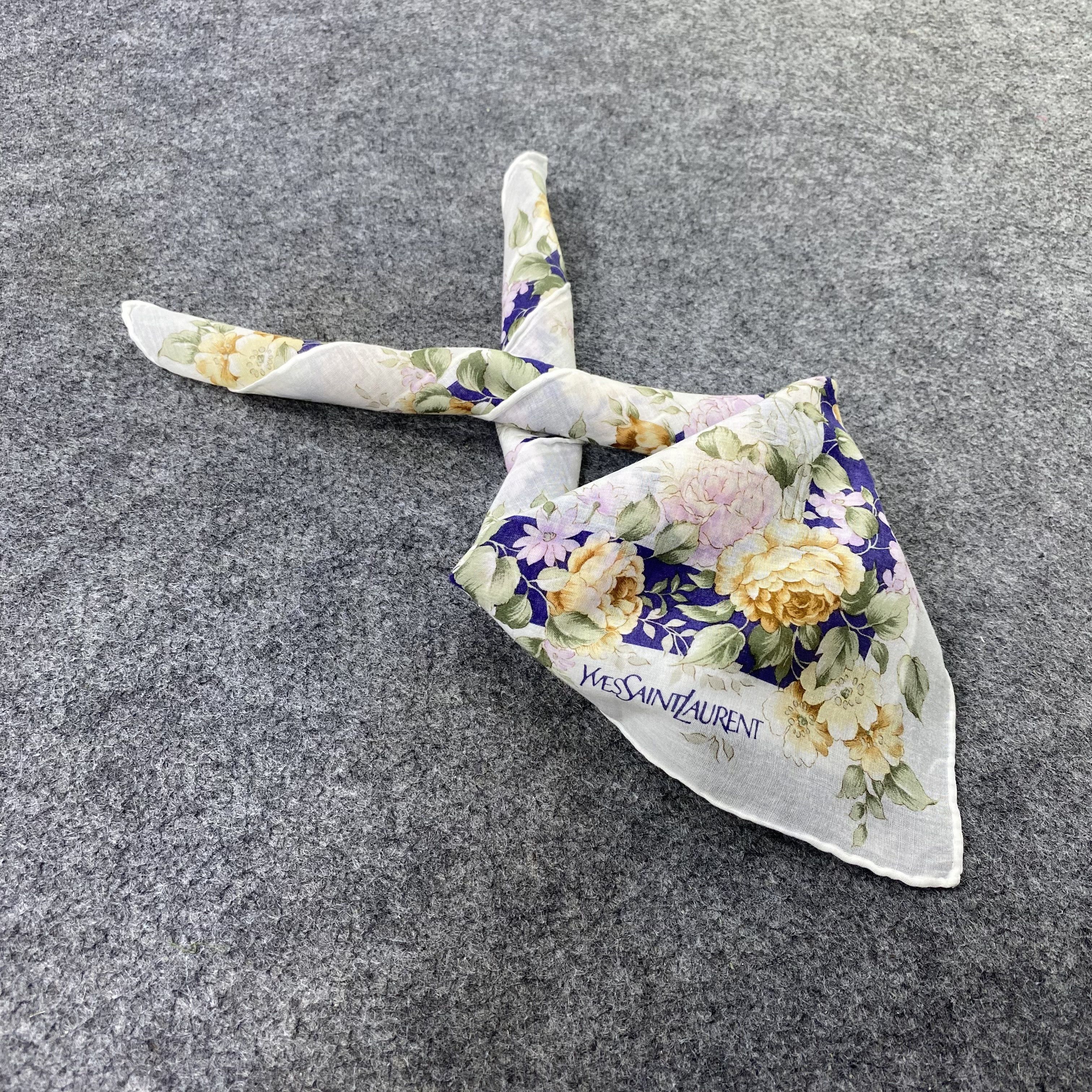 Yves Saint Laurent Yves Saint Lauren Handkerchief / Bandana / Neckerchief-B2085 Size ONE SIZE - 1 Thumbnail