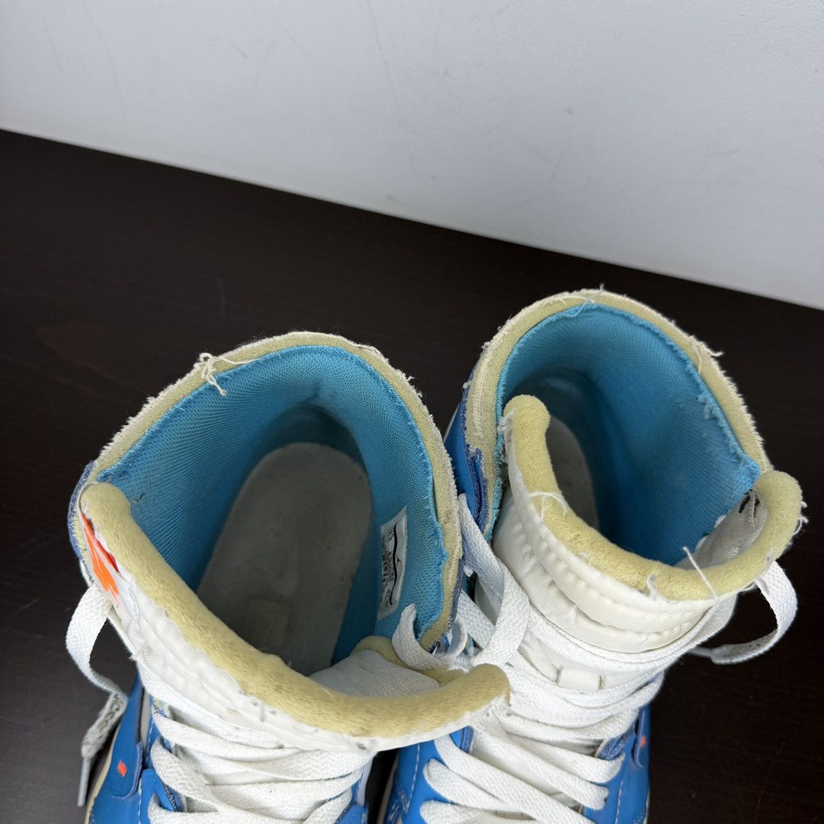 Nike × Off-White Nike Off-White Blue UNC Jordan 1 Hightop Sneakers Size US 9.5 / EU 42-43 - 11 Thumbnail