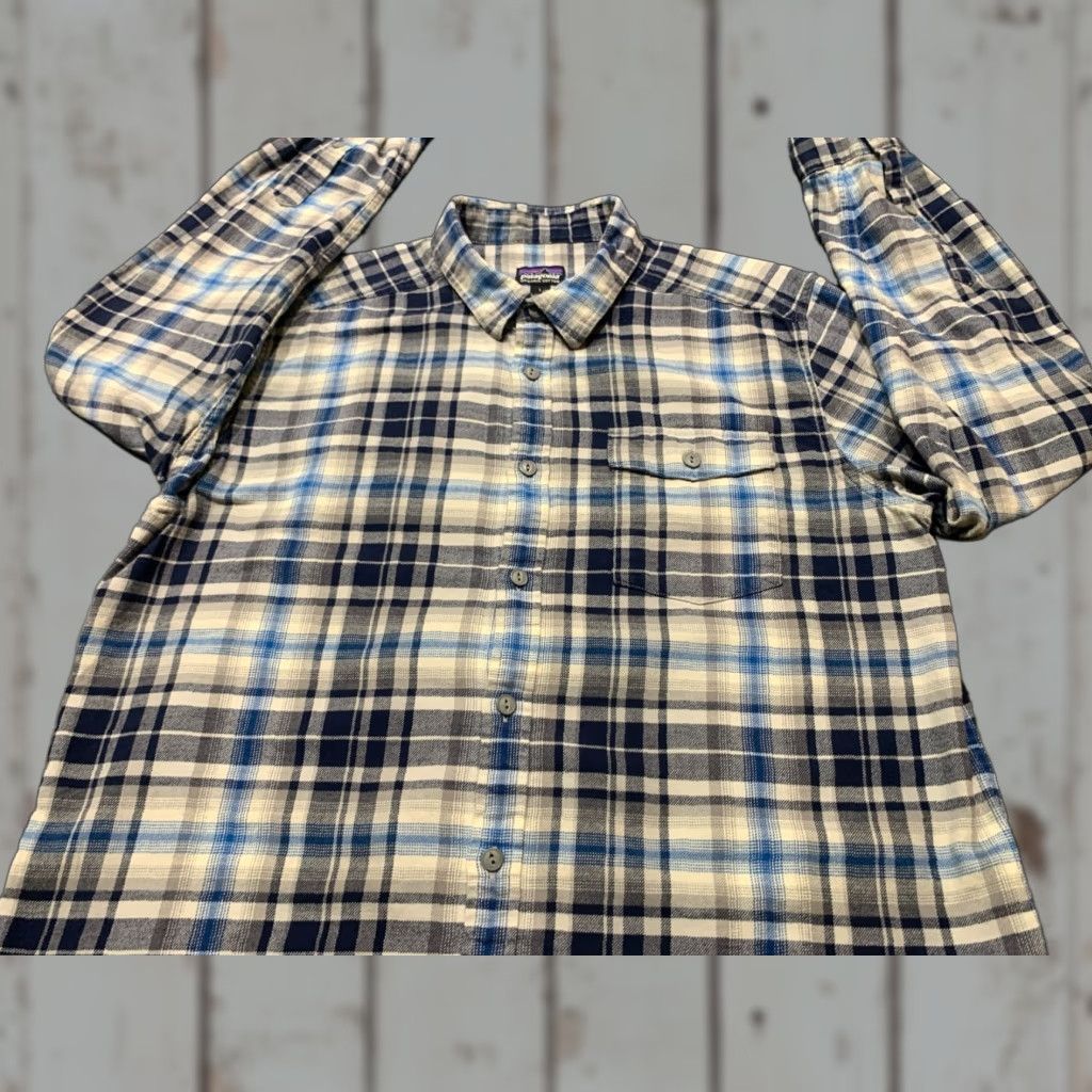 Patagonia Patagonia Men L Shirt Blue Plaid Flannel Organic Cotton Hiking Casual Size US L / EU 52-54 / 3 - 1 Thumbnail
