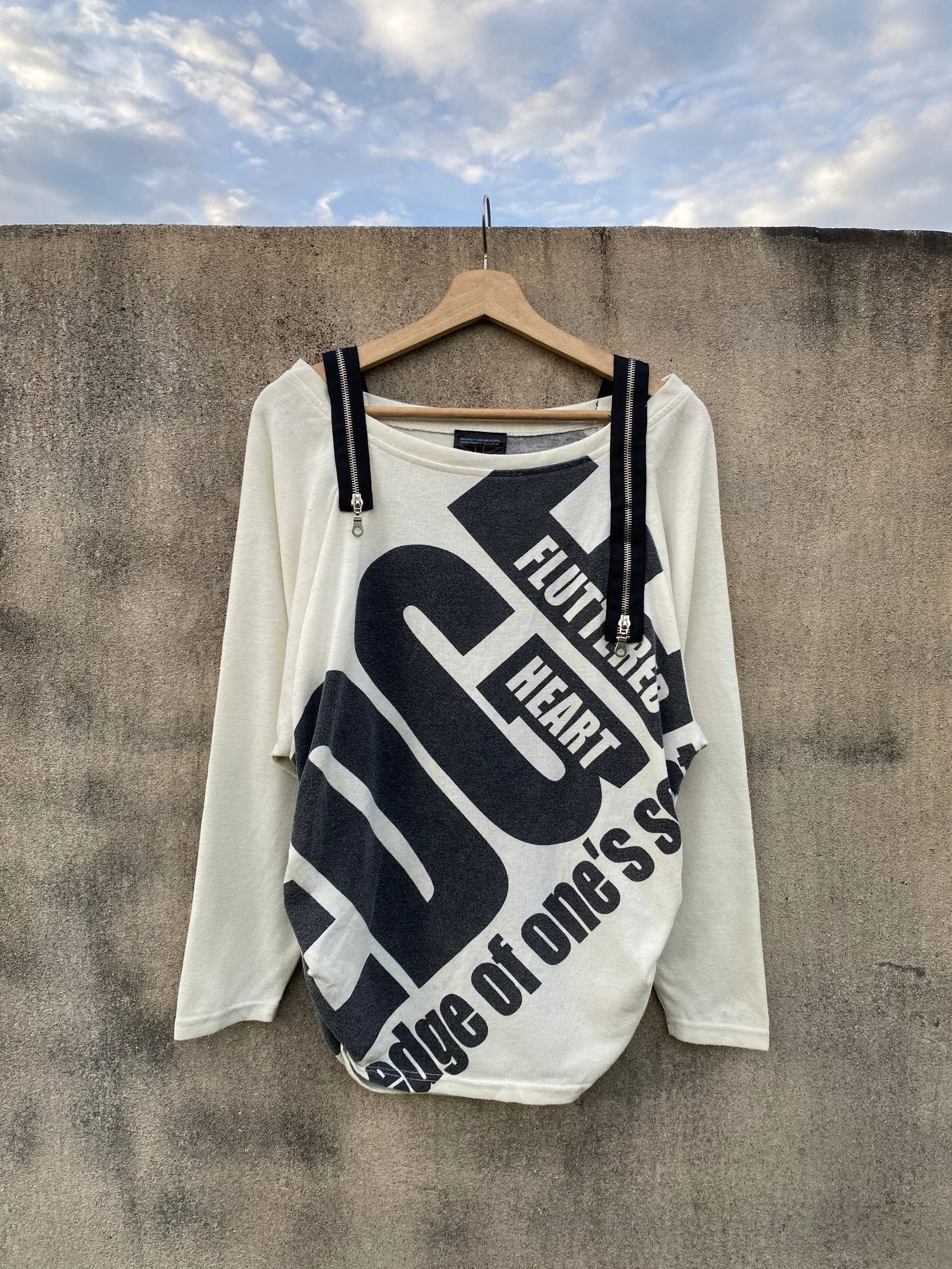 If Six Was Nine Plein Beaute Y2K Japanese Punk Glam Graphic Top Size M / US 6-8 / IT 42-44 - 1 Thumbnail