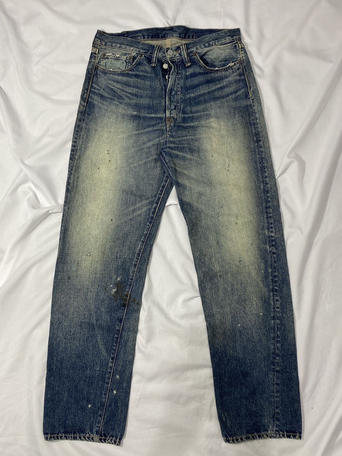 Levi's Vintage Clothing Vintage RNA Buckle Back Thrashed Selvedge Distressed Jeans Size US 33 - 2 Thumbnail