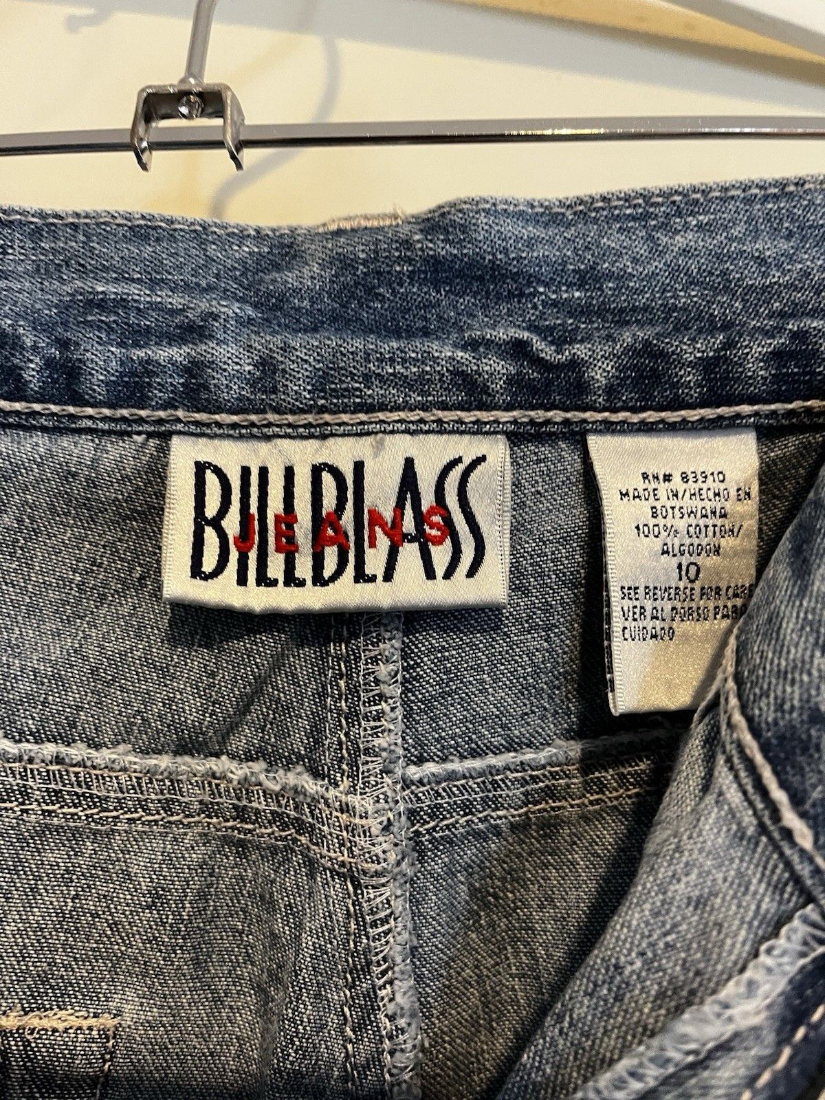 Bill Blass Y2K Bill Blass Wmn's Sz 10 Rose Embroidery Med.Wash Jeans Size 32" / US 10 / IT 46 - 3 Thumbnail