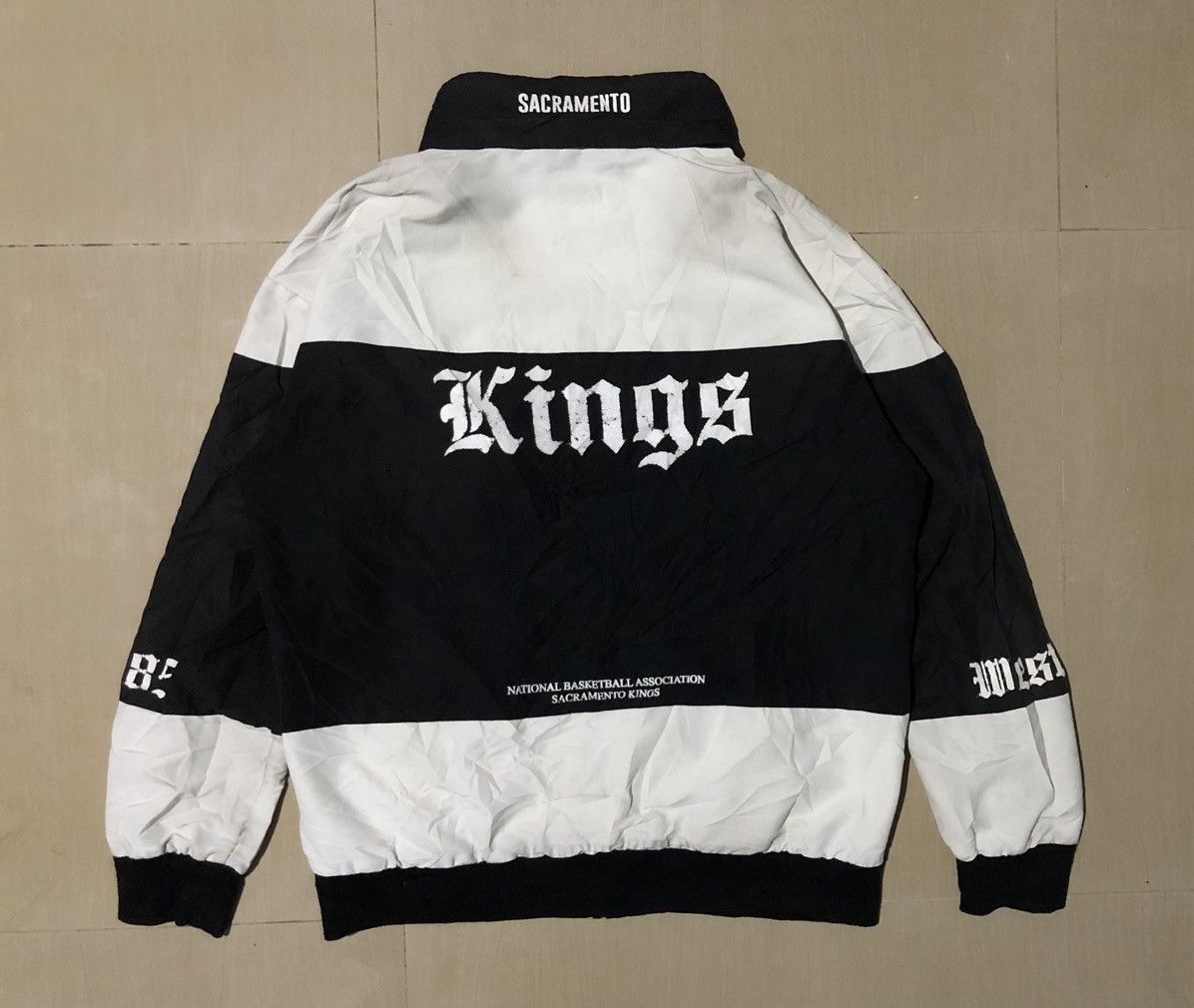 NBA NBA Sacramento KINGS jaket Size US L / EU 52-54 / 3 - 2 Thumbnail