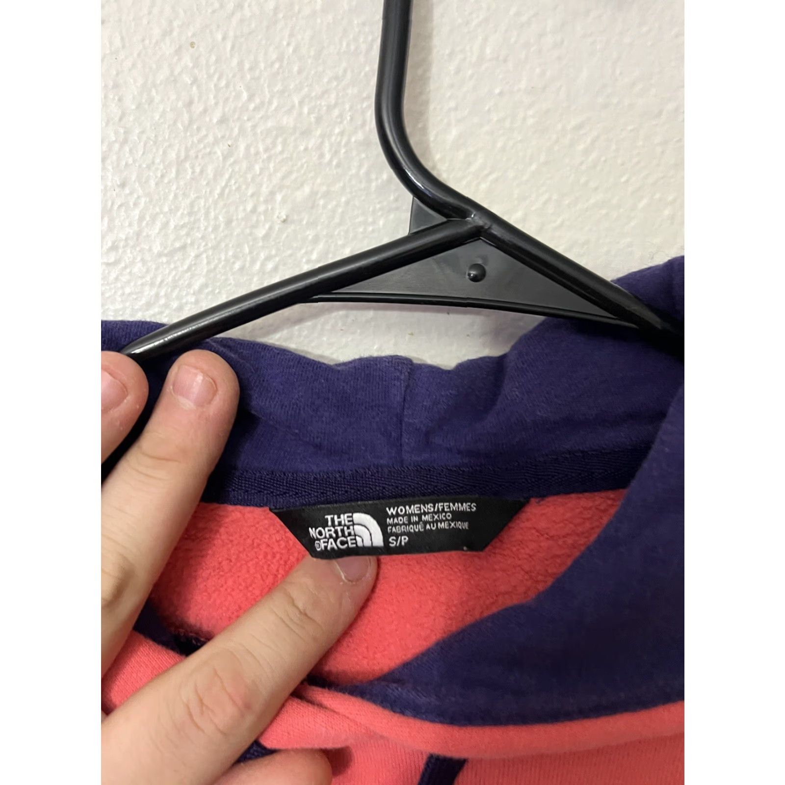 The North Face The North Face Hoodie Women's Pink Logo Graphic Large (Big) Pullover S- Small - Pink - Logo - Activewear - Womens Size S / US 4 / IT 40 - 3 Thumbnail