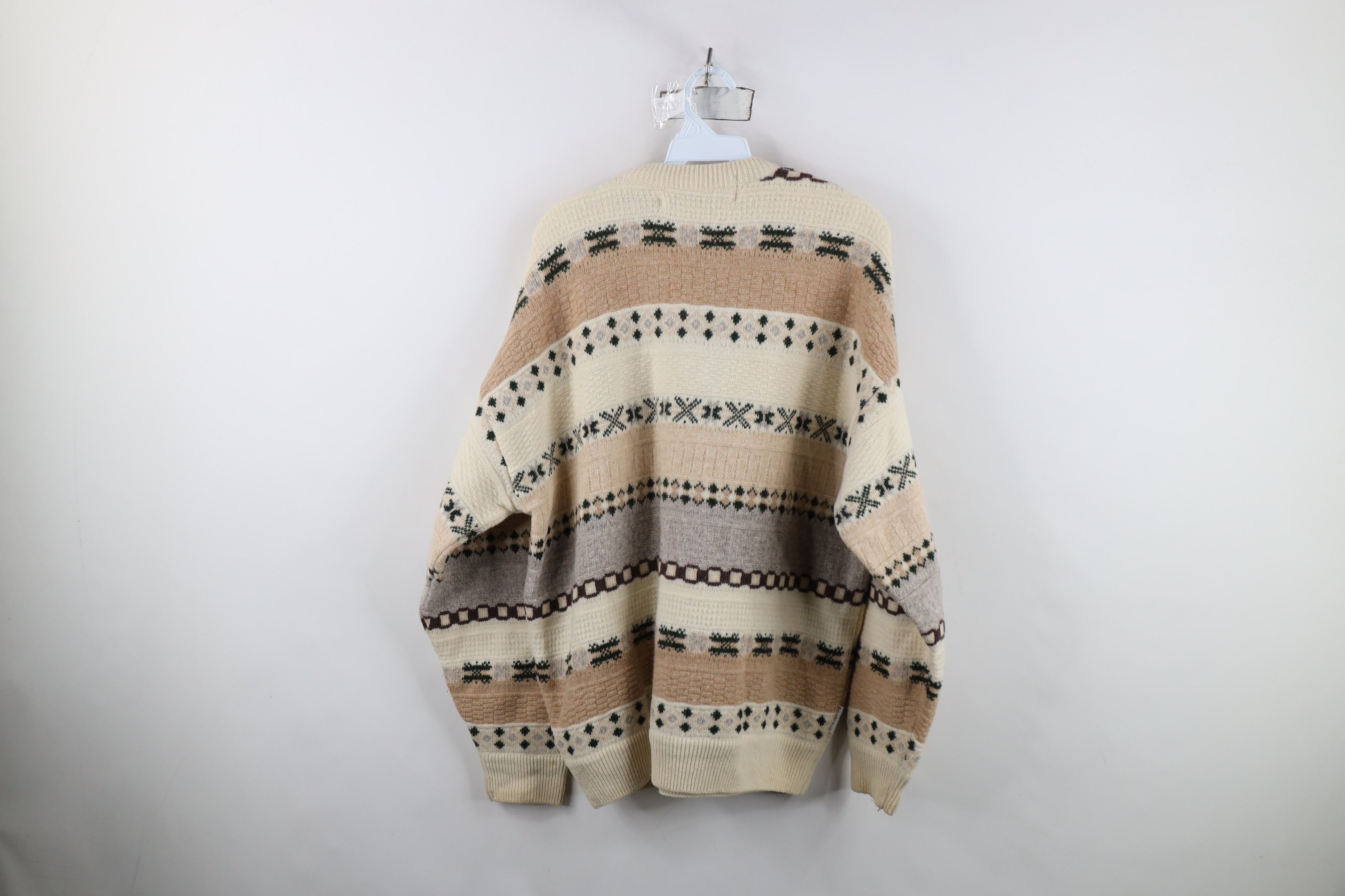 Vintage Vintage 90s Streetwear Knit Fair Isle V-Neck Sweater USA Size US XL / EU 56 / 4 - 11 Thumbnail