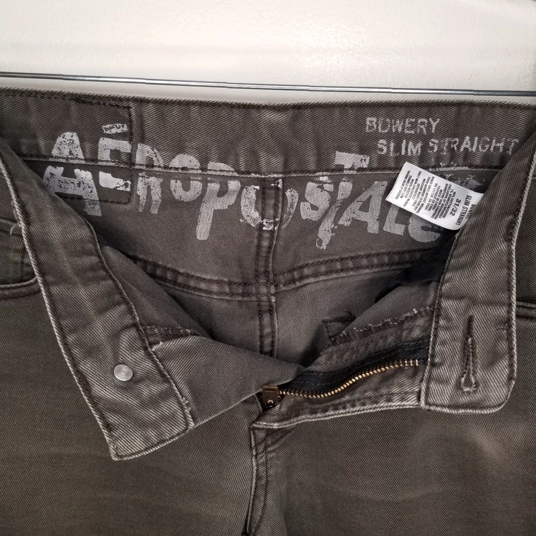 Vintage Aéropostale Mens Bowery Brown Slim Straight Pants Size 32x31 Mens Jeans Brown Slim Straight Bowery 32 31 Size US 32 / EU 48 - 3 Thumbnail