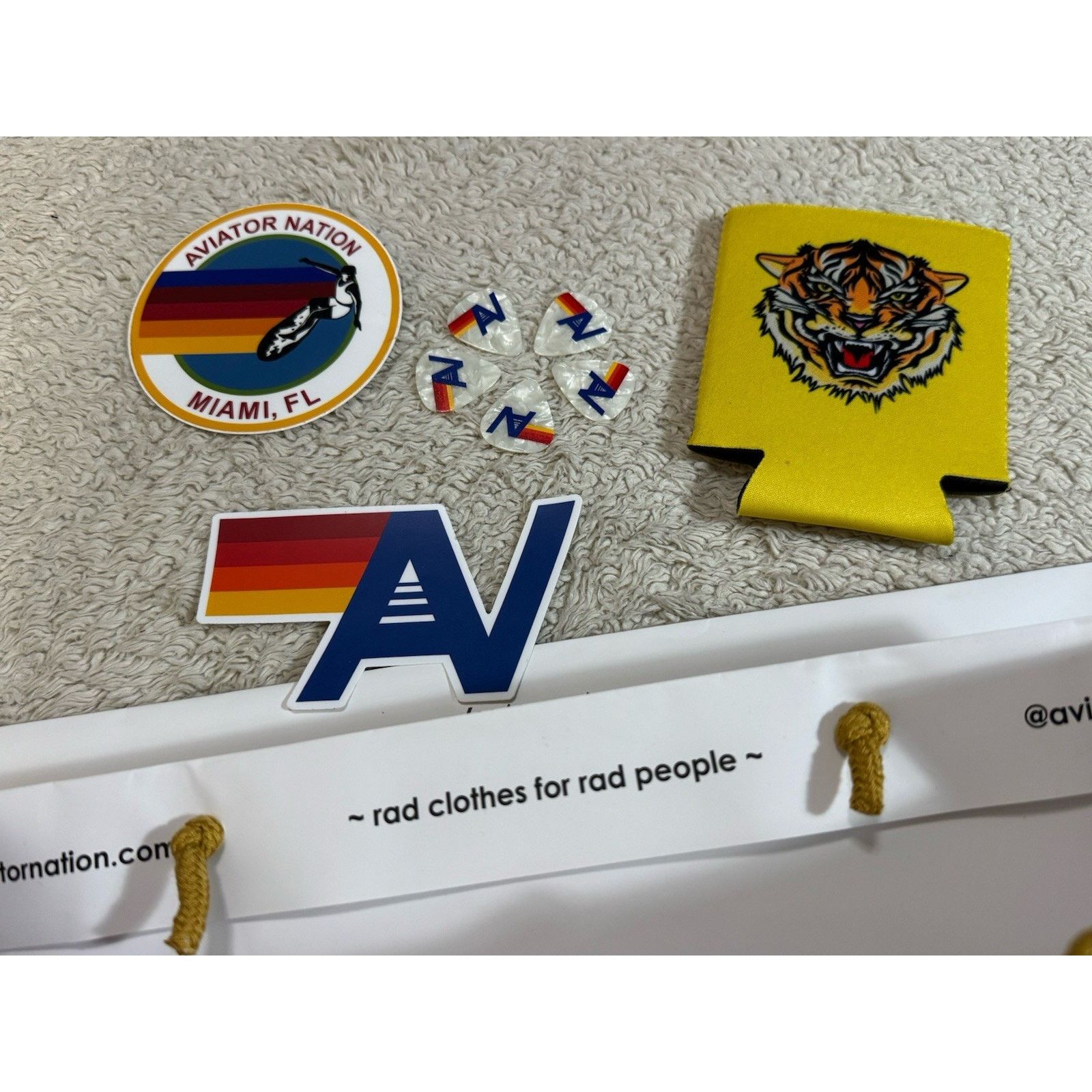 Aviator Nation AVIATOR NATION Stickers Tiger Koozie Guitar Picks Retro Size ONE SIZE - 3 Thumbnail
