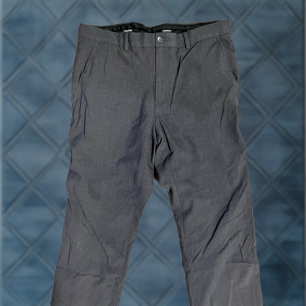Calvin Klein Calvin Klein Men Dress Pants Gray 31x30 Body Fit Regular Size 31 Inseam 30 Size US 31 - 1 Thumbnail