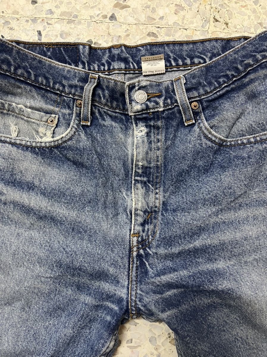 Levi's Vintage Levi’s 505 distressed 90s light blue wash jeans Size US 32 / EU 48 - 7 Thumbnail