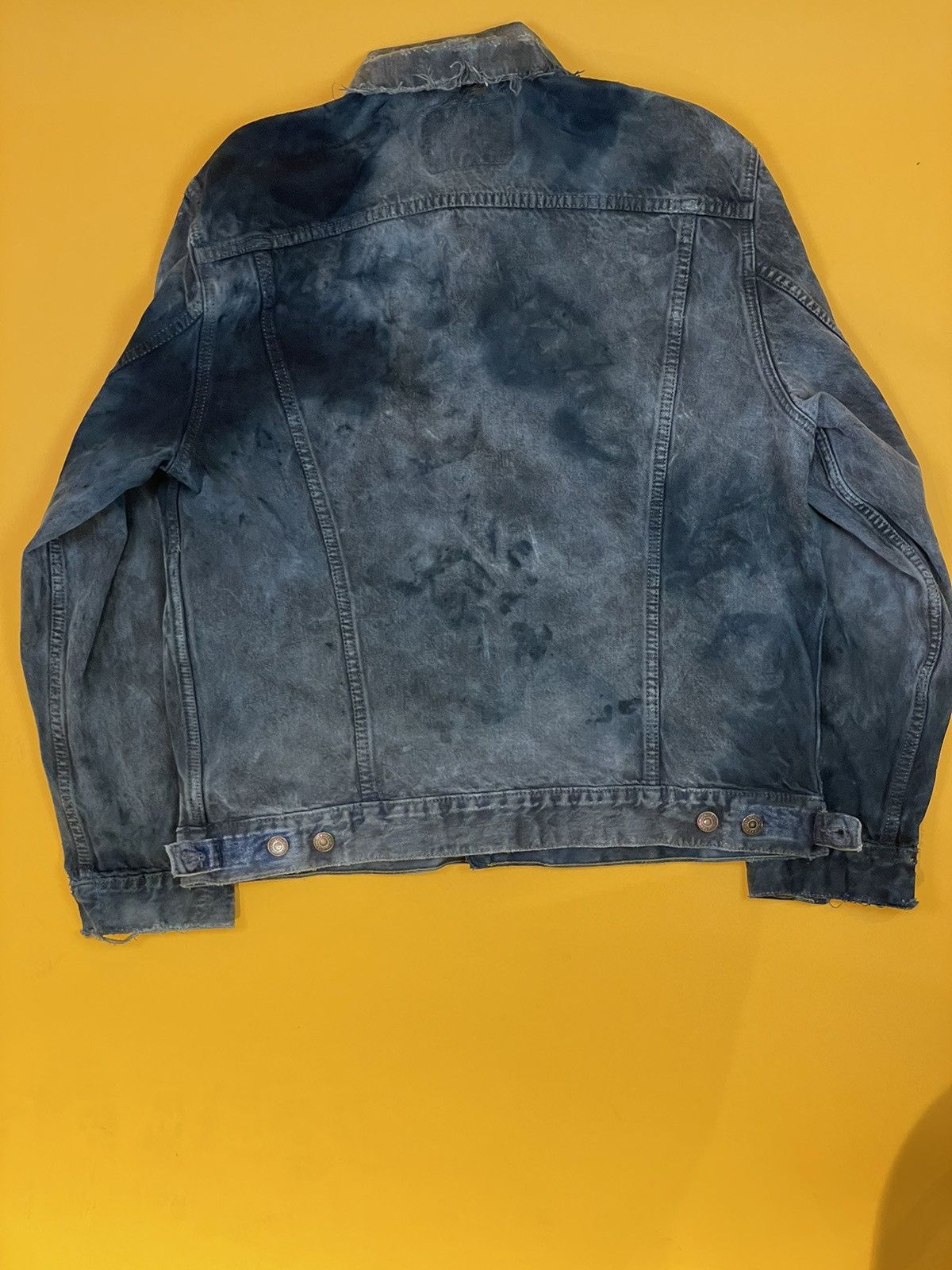 Levi's Distressed ThrashedLevis Trucker Denim jacket UNIQUE RARE Size US M / EU 48-50 / 2 - 8 Thumbnail