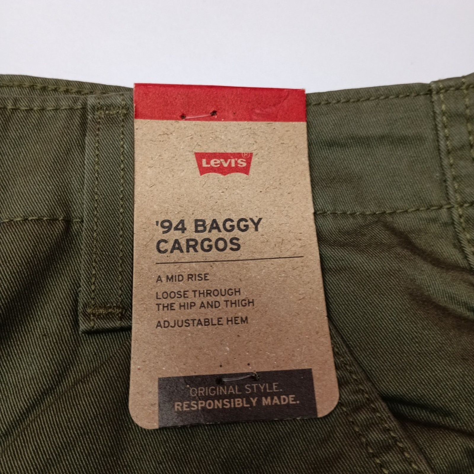 Levi's Levi's Women's '94 Baggy Cargo Pants Size 26x32 Green NWT Size 26" / US 2 / IT 38 - 2 Thumbnail
