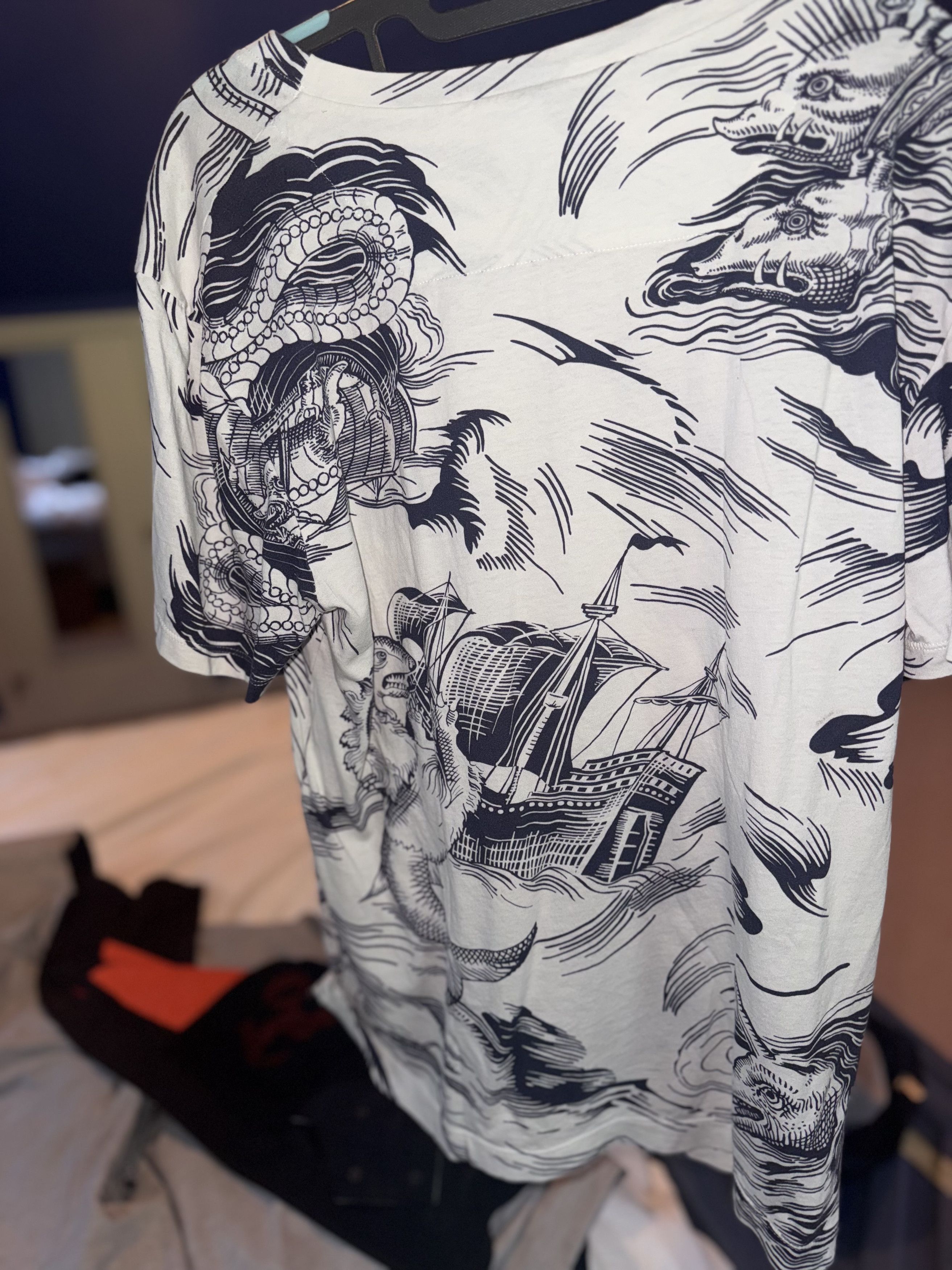 Disney × Gucci (M)Gucci x Disney Runway Sea Storm x Donald Duck T-Shirt Size US M / EU 48-50 / 2 - 3 Thumbnail