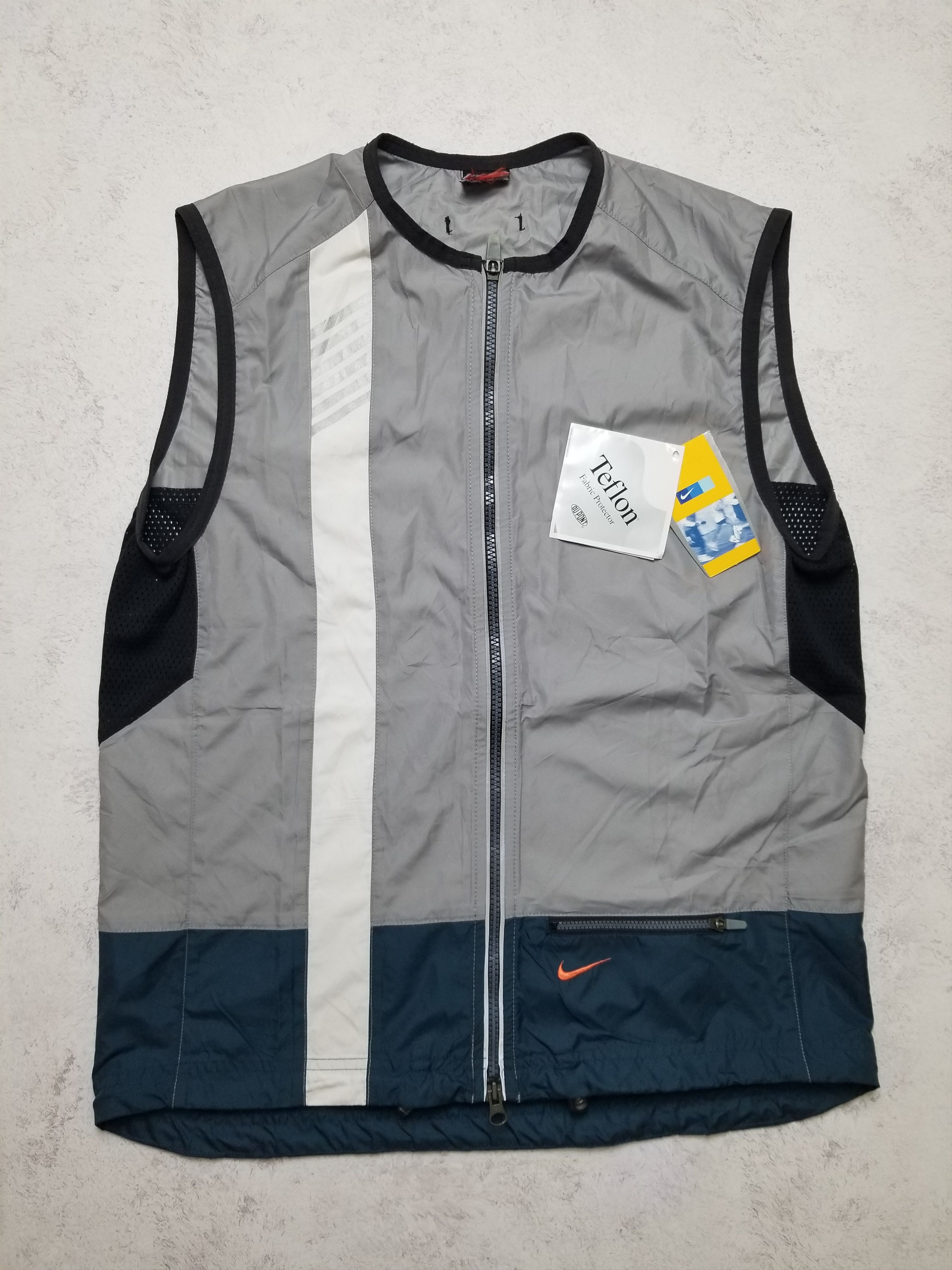Nike Vintage 2000 Nike Running Teflon Reflective Vest Activewear Size L / US 10 / IT 46 - 1 Thumbnail