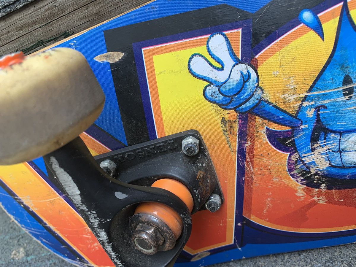 World Industries World Industries board/tensor trucks. Worn. Size ONE SIZE - 6 Thumbnail