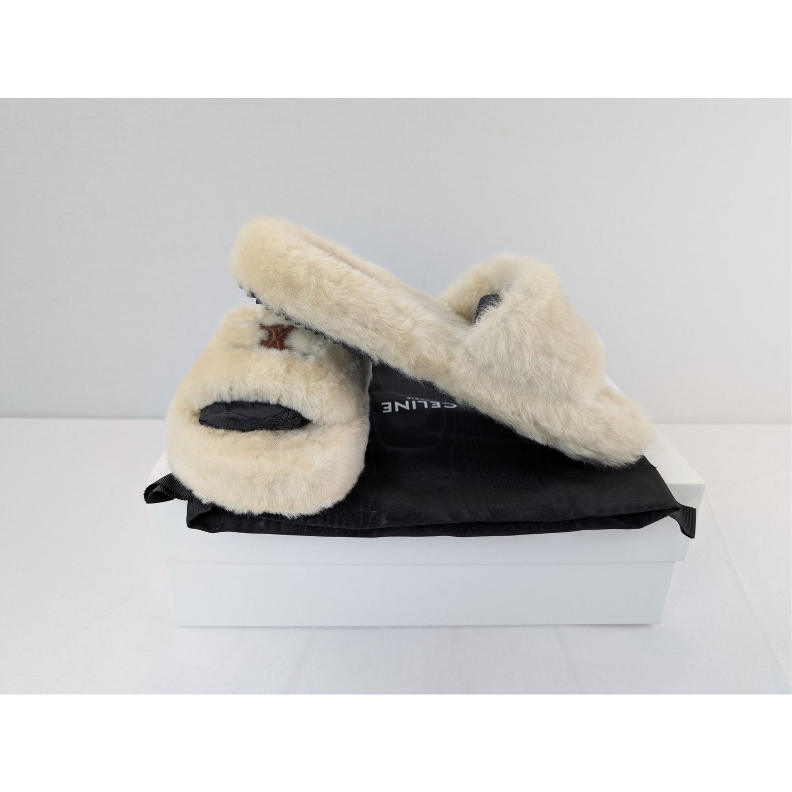 Celine o1rshd1 Fur Slides in Shearling Slide Slipper in Beige Size US 10 / IT 40 - 18 Thumbnail