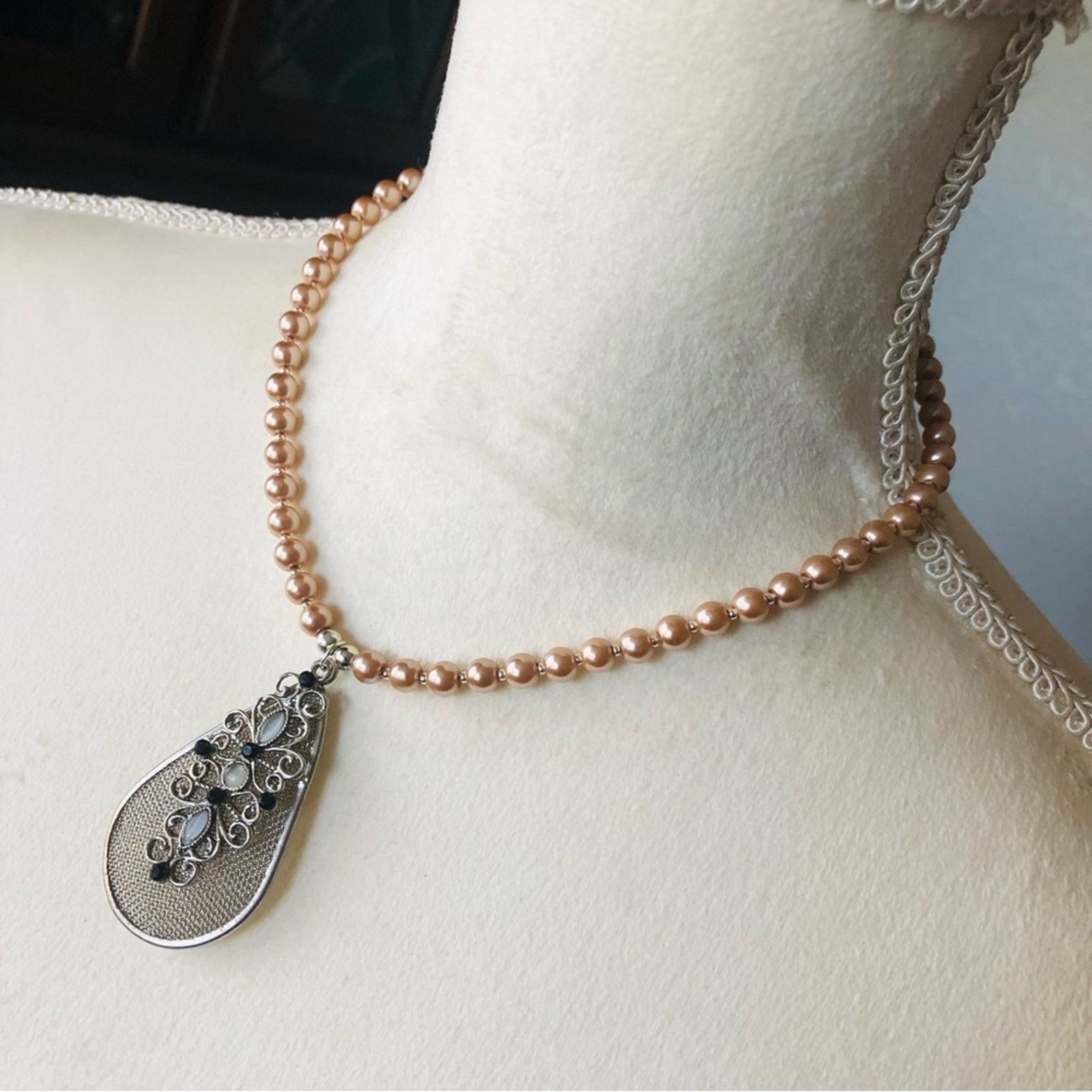 Handmade Handcrafted repurpose stone filigree Pearl necklace Size ONE SIZE - 4 Thumbnail