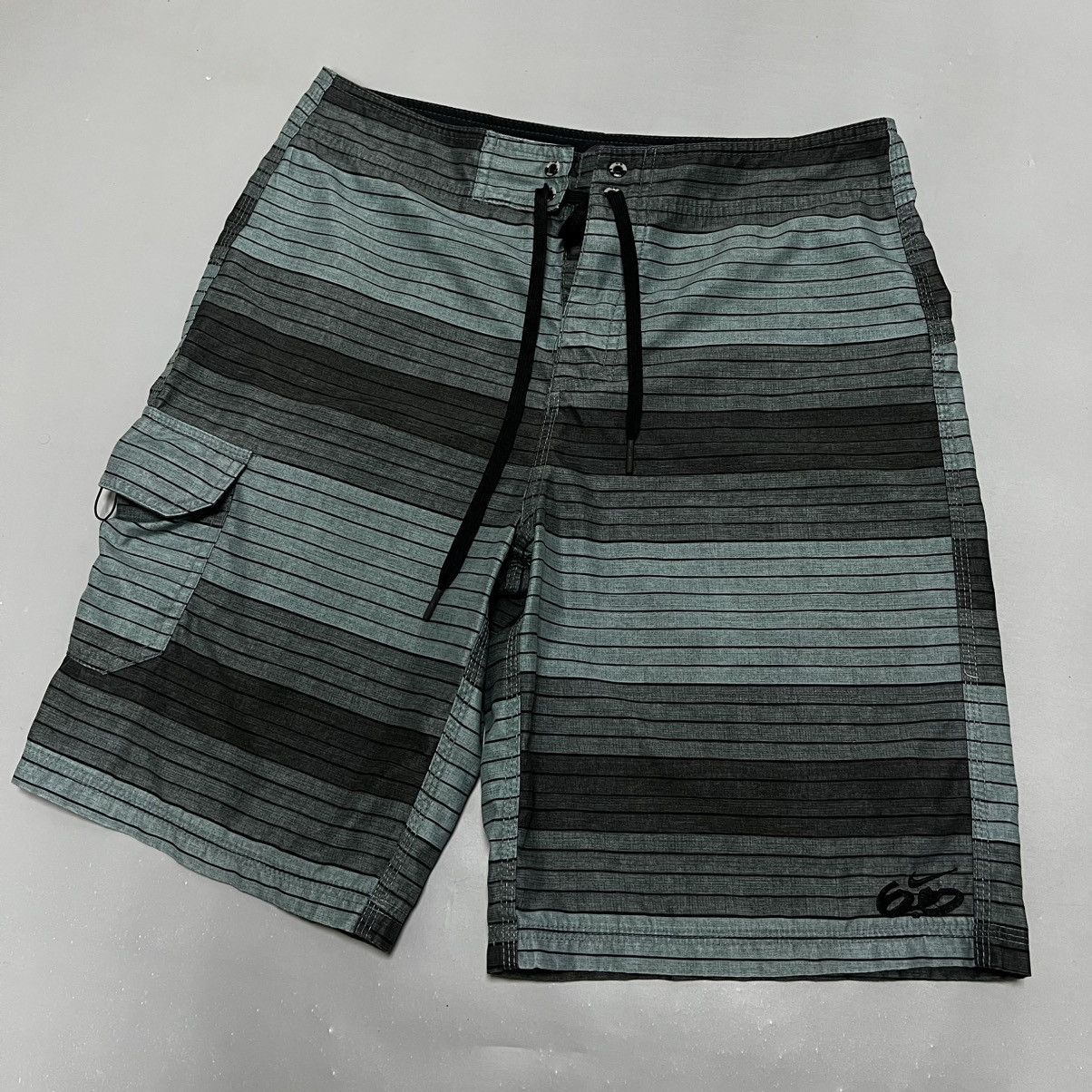 Nike × Vintage Nike 6.0 SB Shorts Skateboarding Board Size US 32 / EU 48 - 1 Thumbnail
