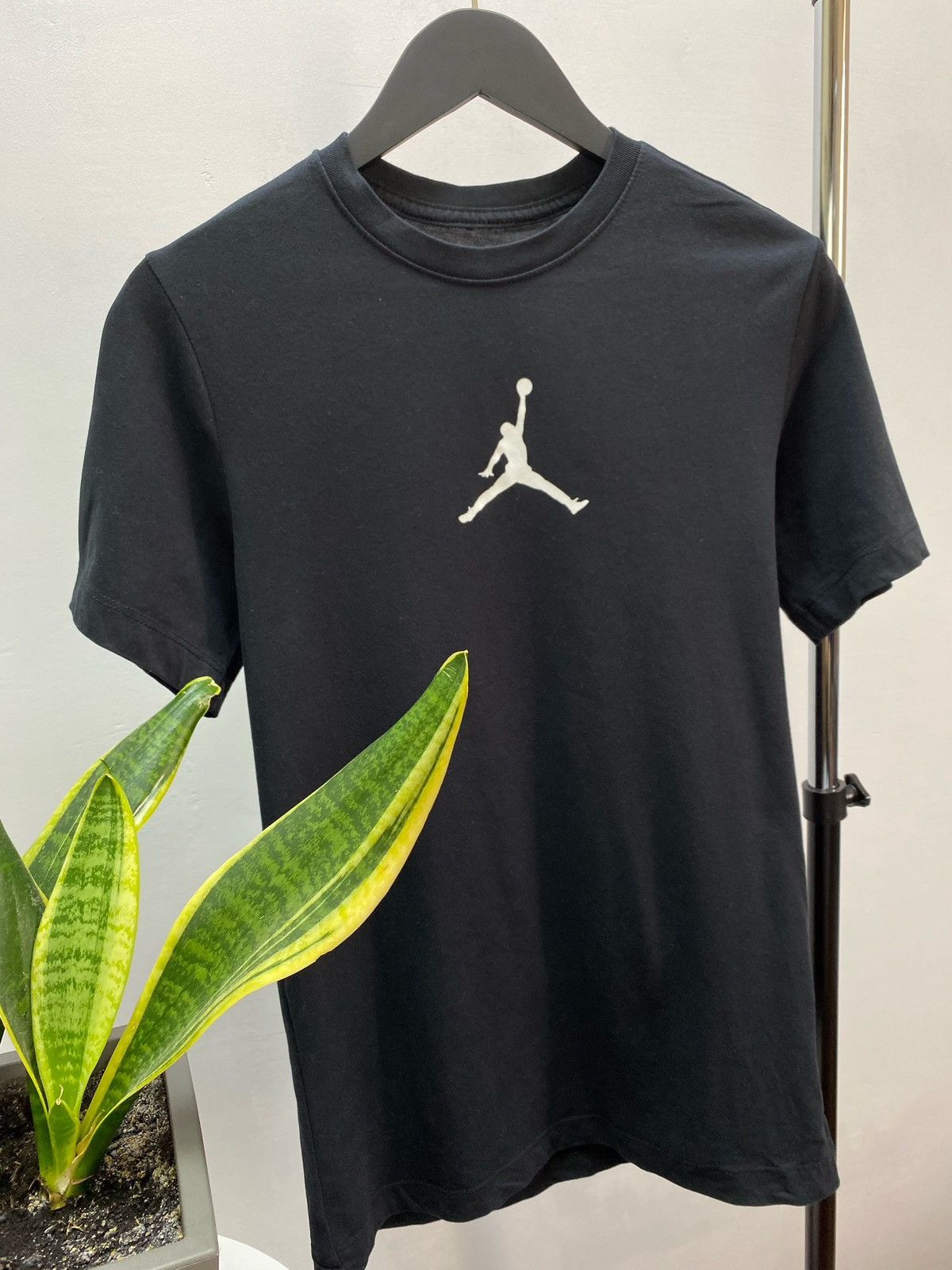 Jordan Brand × Vintage Air Jordan Center Logo Jumpman T-Shirt Nike Size US XS / EU 42 / 0 - 3 Thumbnail