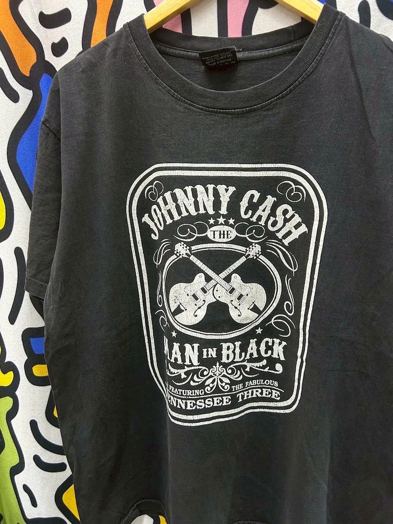Vintage Vintage 2000s Johnny Cash tshirt size L Size US L / EU 52-54 / 3 - 1 Thumbnail