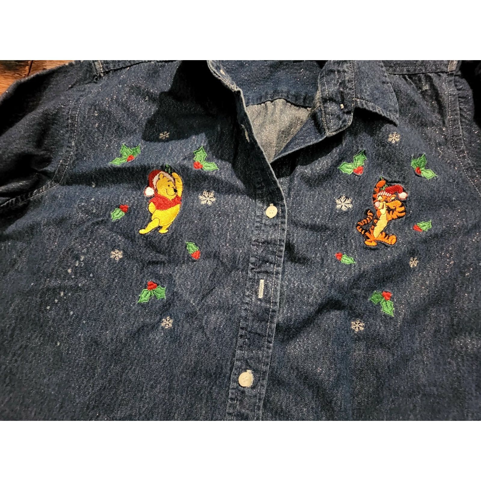 Disney VINTAGE Disney Denim Shirt Women XL Christmas Winnie the Pooh Tigger Santa Holiday Embroidered Glitter Button-Up Blue Denim Long Sleeve Size XL / US 12-14 / IT 48-50 - 4 Thumbnail