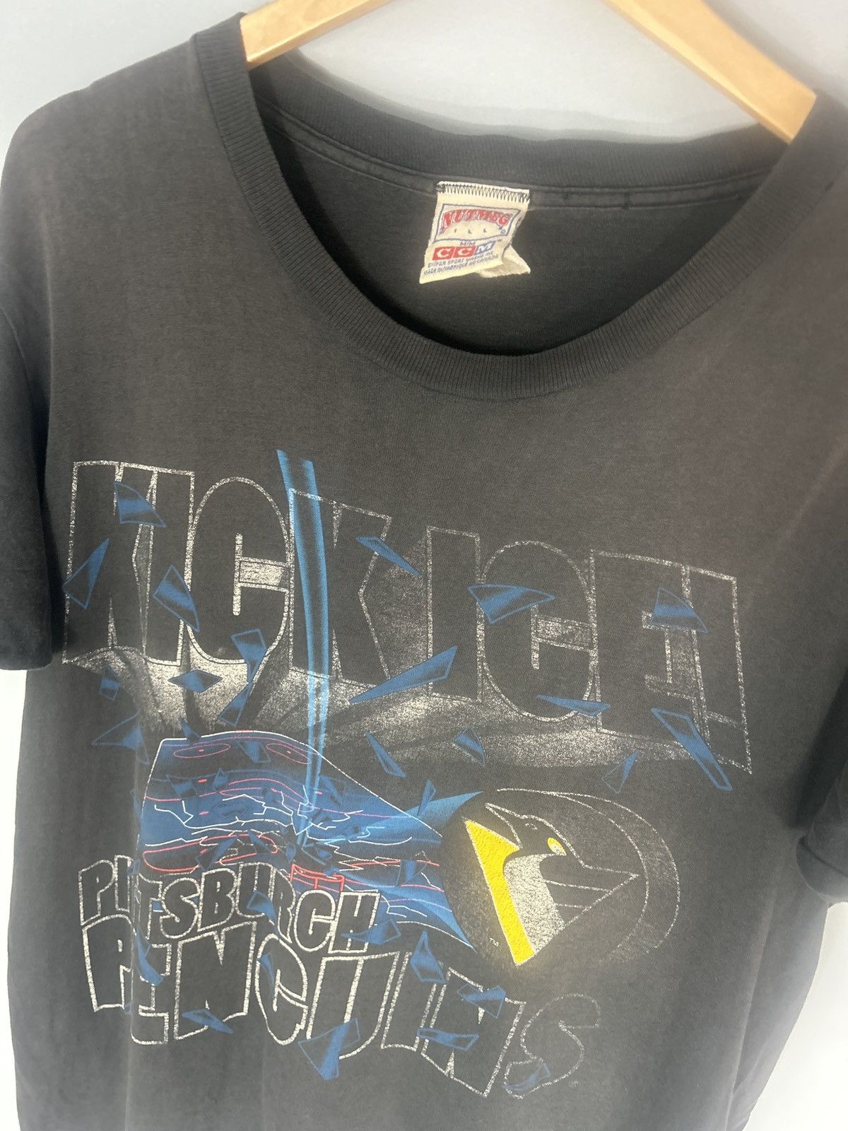 Ccm × Nutmeg × Vintage Vintage 90s Pittsburgh Penguins Nutmeg CCM Kick Ice Tee Size US M / EU 48-50 / 2 - 2 Thumbnail